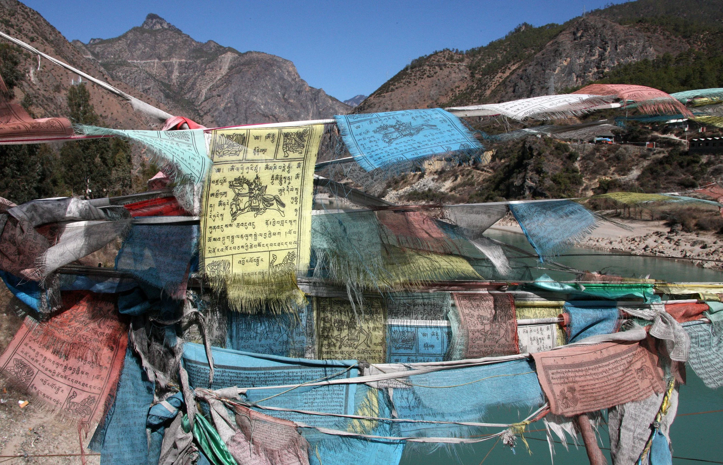 YUNNAN - TACHENG TOWN - NEAR BAIMA SNOW MOUNTAIN (10).JPG