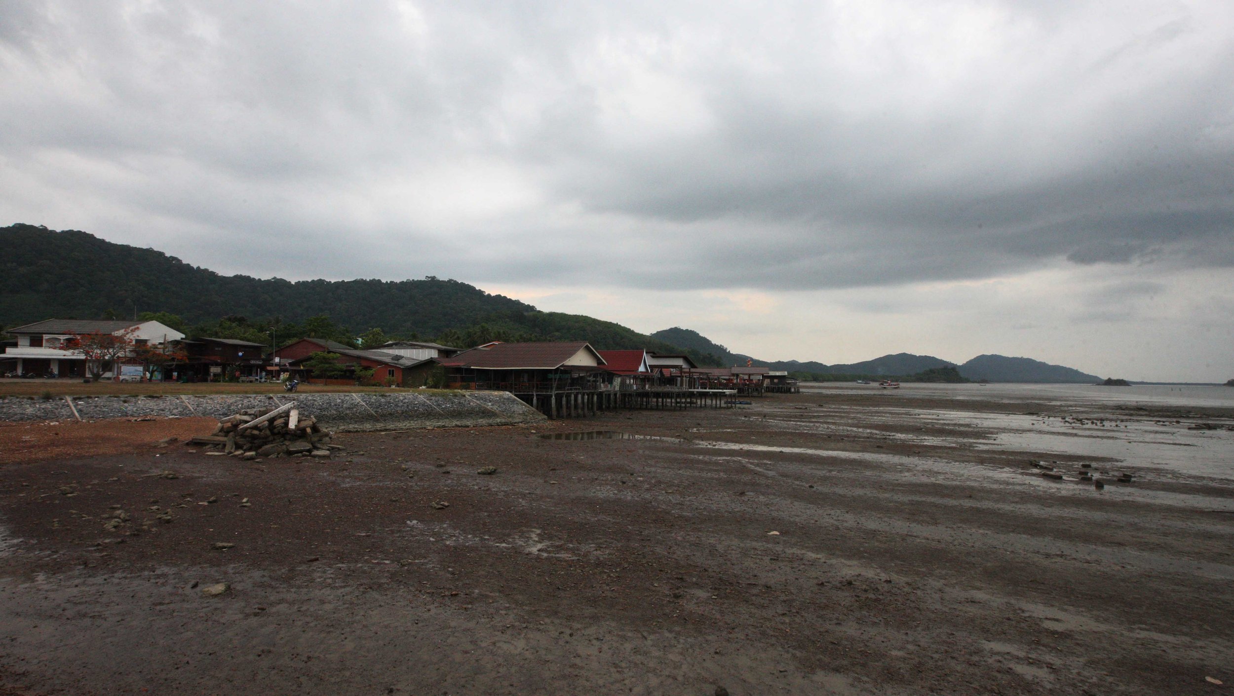2015 Koh Lanta Songkran with friends from ISB (147).JPG