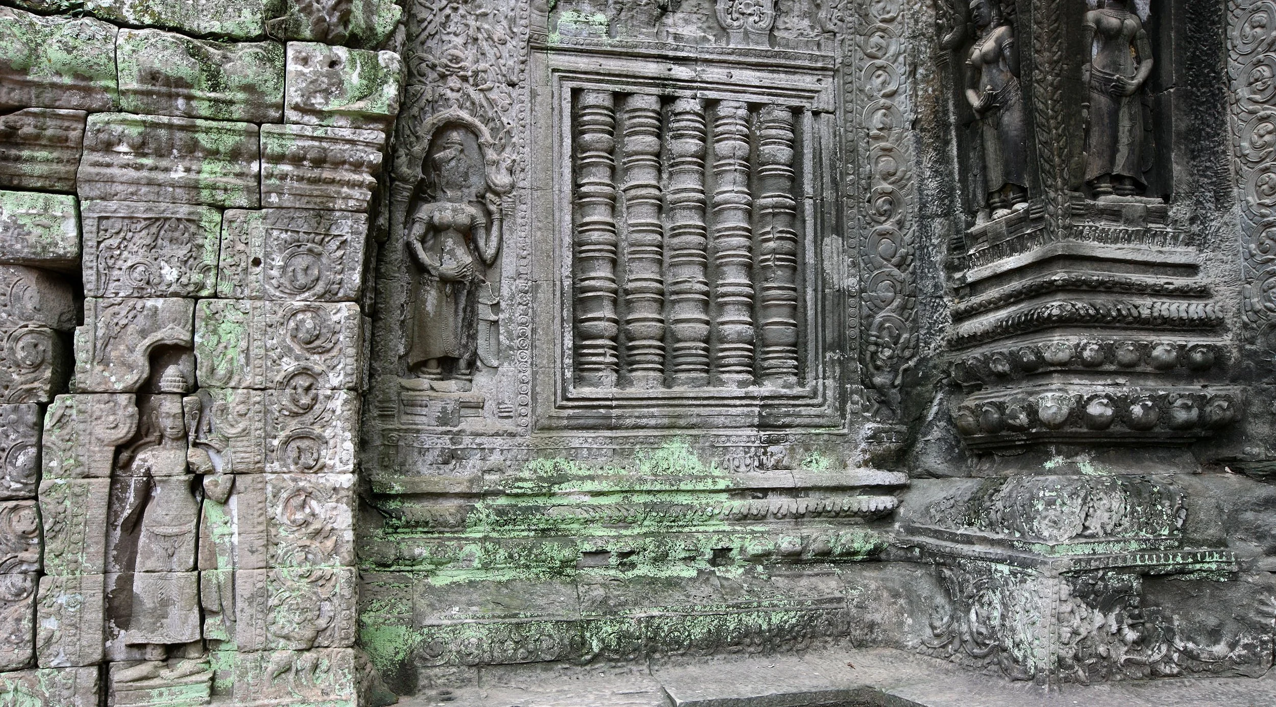 TA PROHM TEMPLE CAMBODIA - JULY 2010 (12).JPG