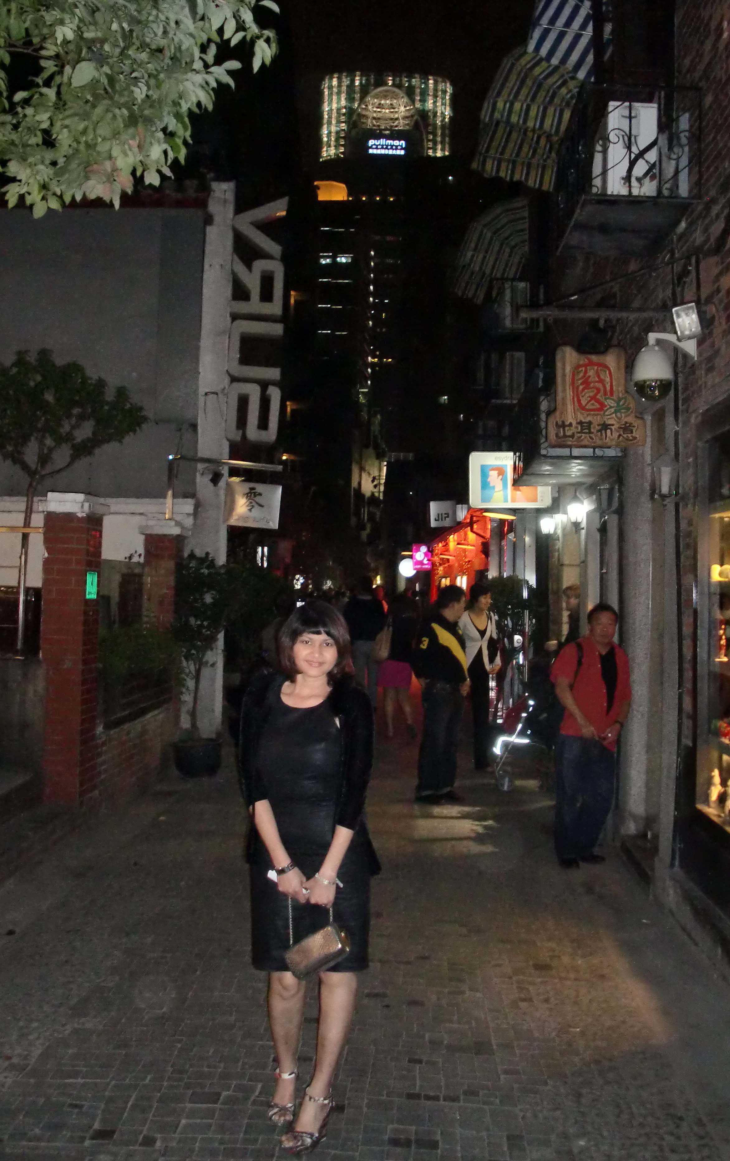 2011-4-30 TAIKANG LU SHANGHAI - MELTING POT PUB CONCERT (1).JPG