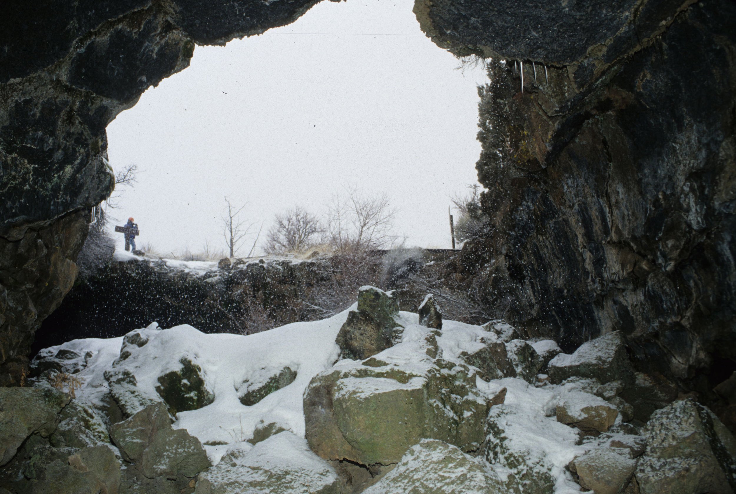 CALIFORNIA - LAVA BEDS NM - LAVA TUBE A.jpg