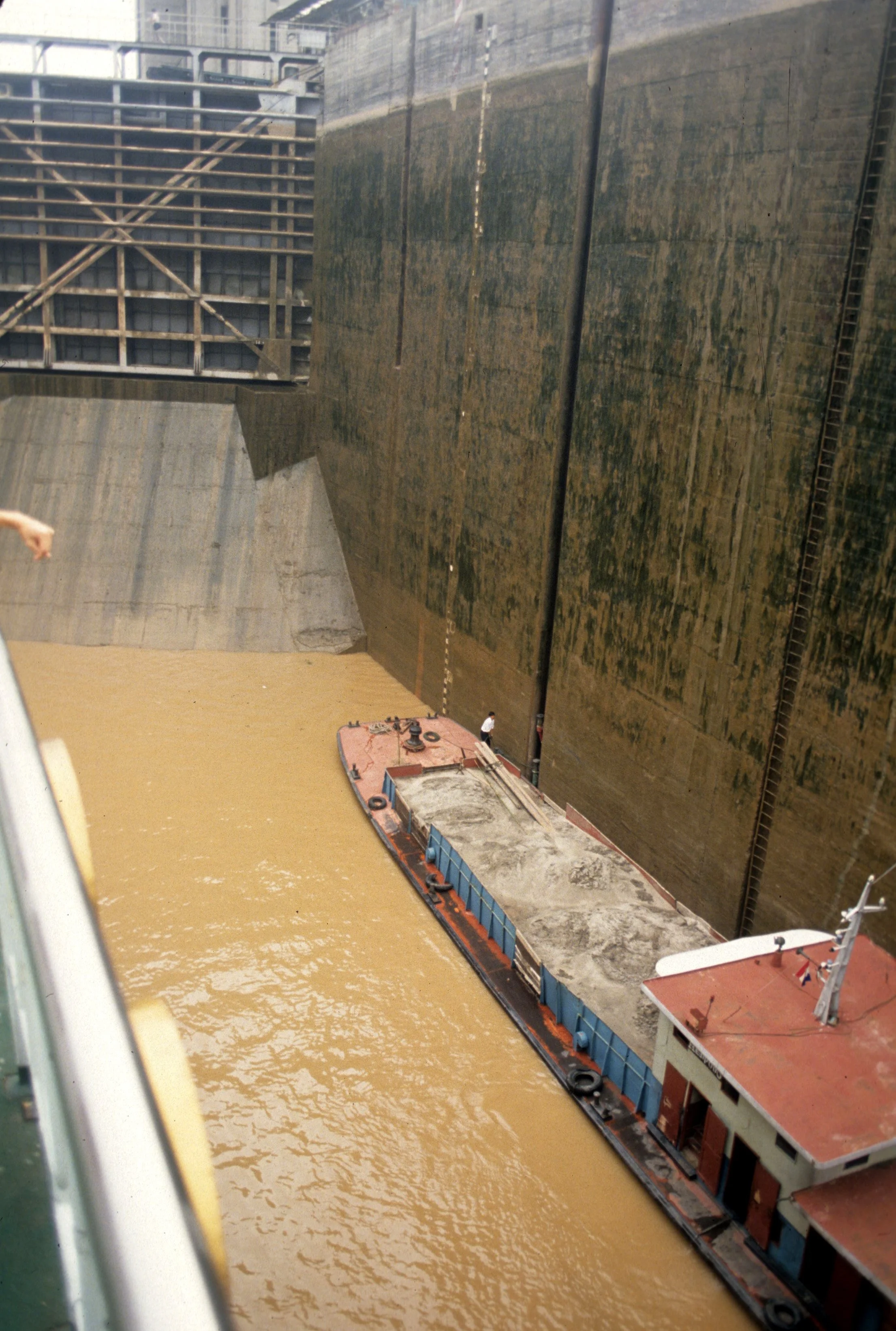YANGTZE RIVER - LOWER RIVER WITH LOWER DAM (8).jpg