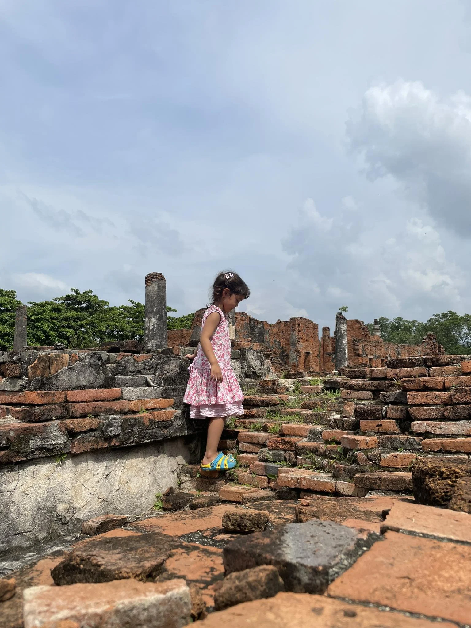 2022 Ayutthaya with Cokie. Liana & Lalita & Gift (41).jpg
