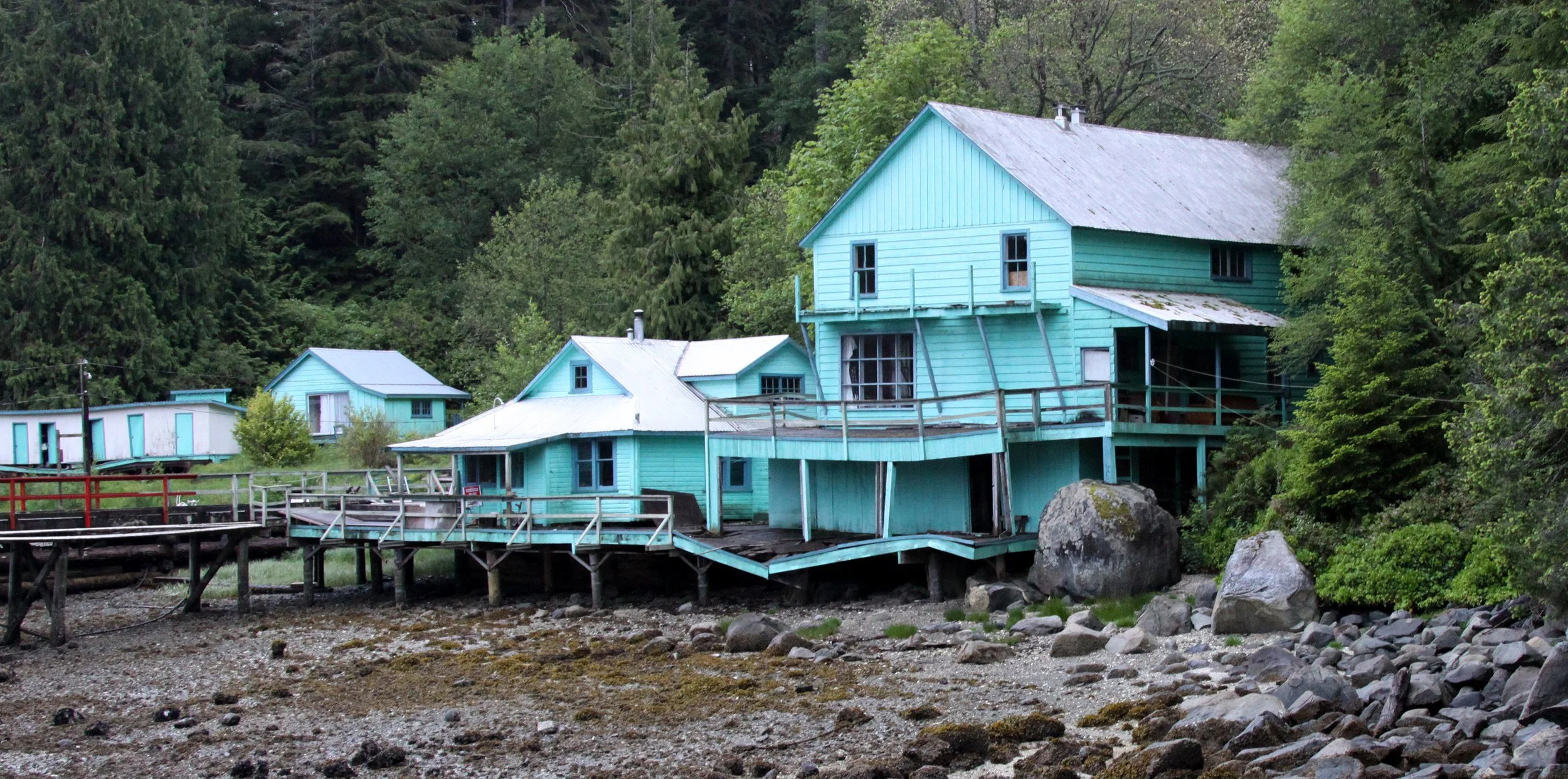 KNIGHT'S INLET BRITISH COLUMBIA - MINSTREL ISLAND BC.JPG