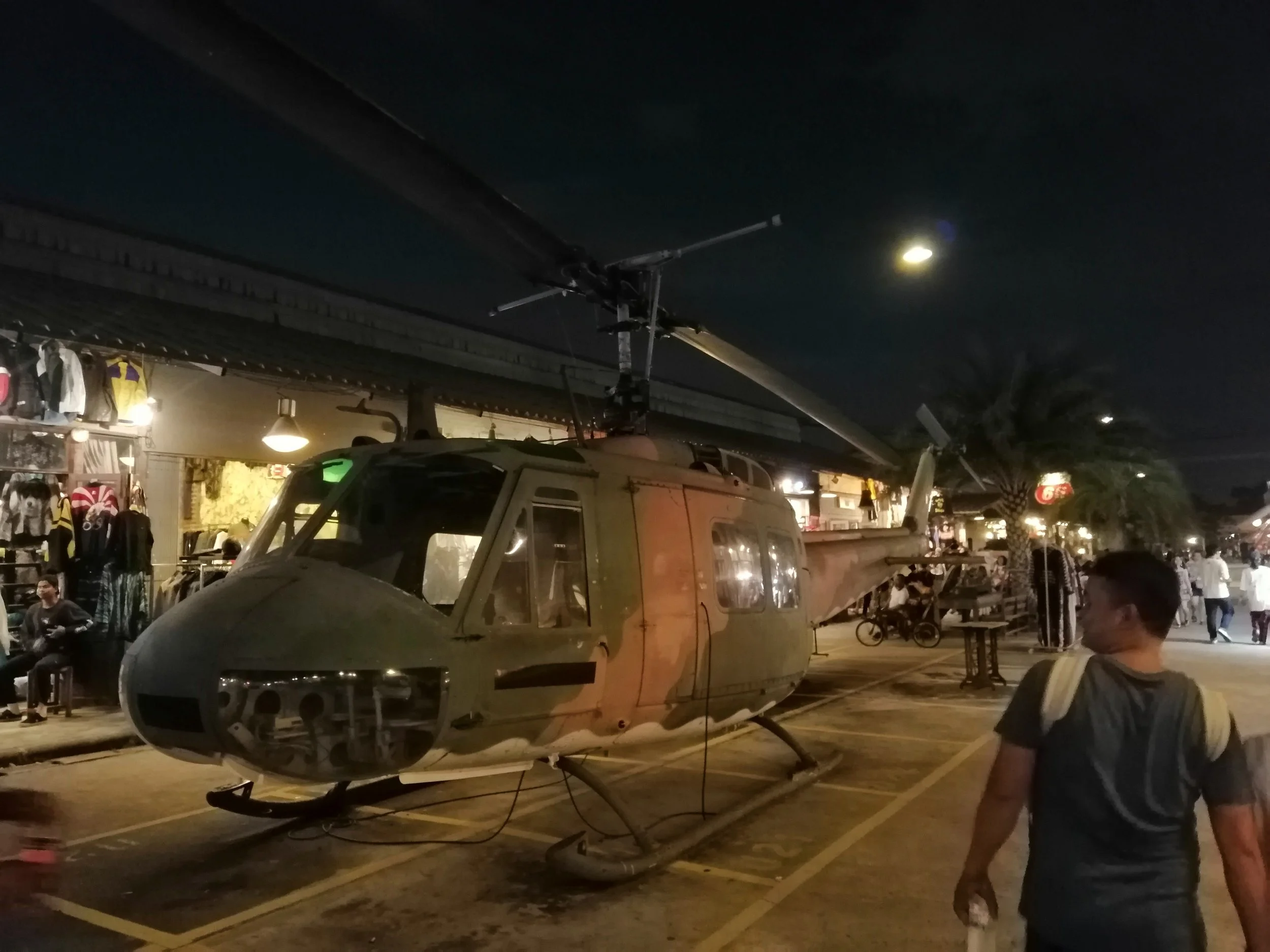 2019 Rod Fai Park & Rama 9 Park Bangkok with Gift (73).jpg