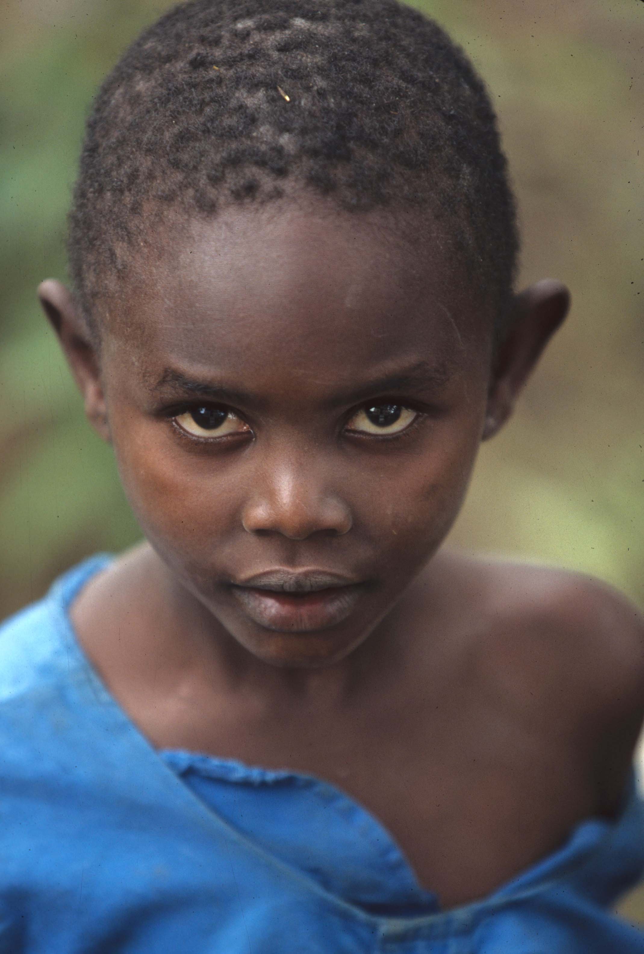 RWANDA - PEOPLE - HUTO ORPHANS L.jpg