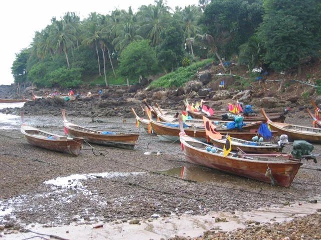 KOH LANTA - SEA GYPSY VILLAGE - 2005 (7).jpg
