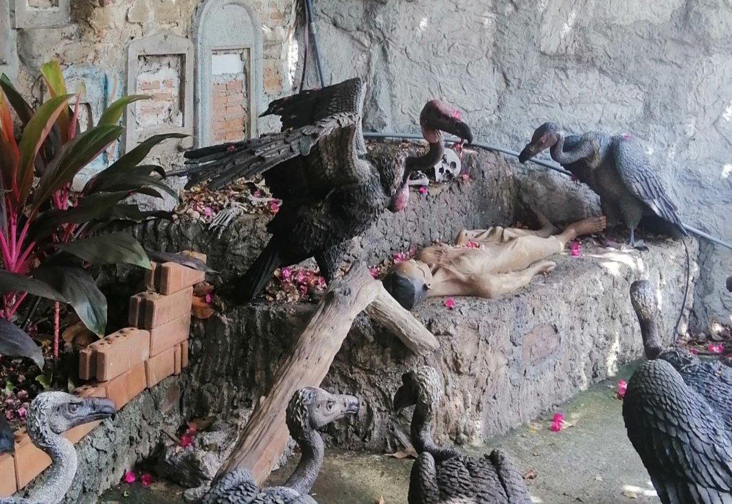 2020 Bagnkok - Wat Sakket visit to see Vulture Statue (114).jpg