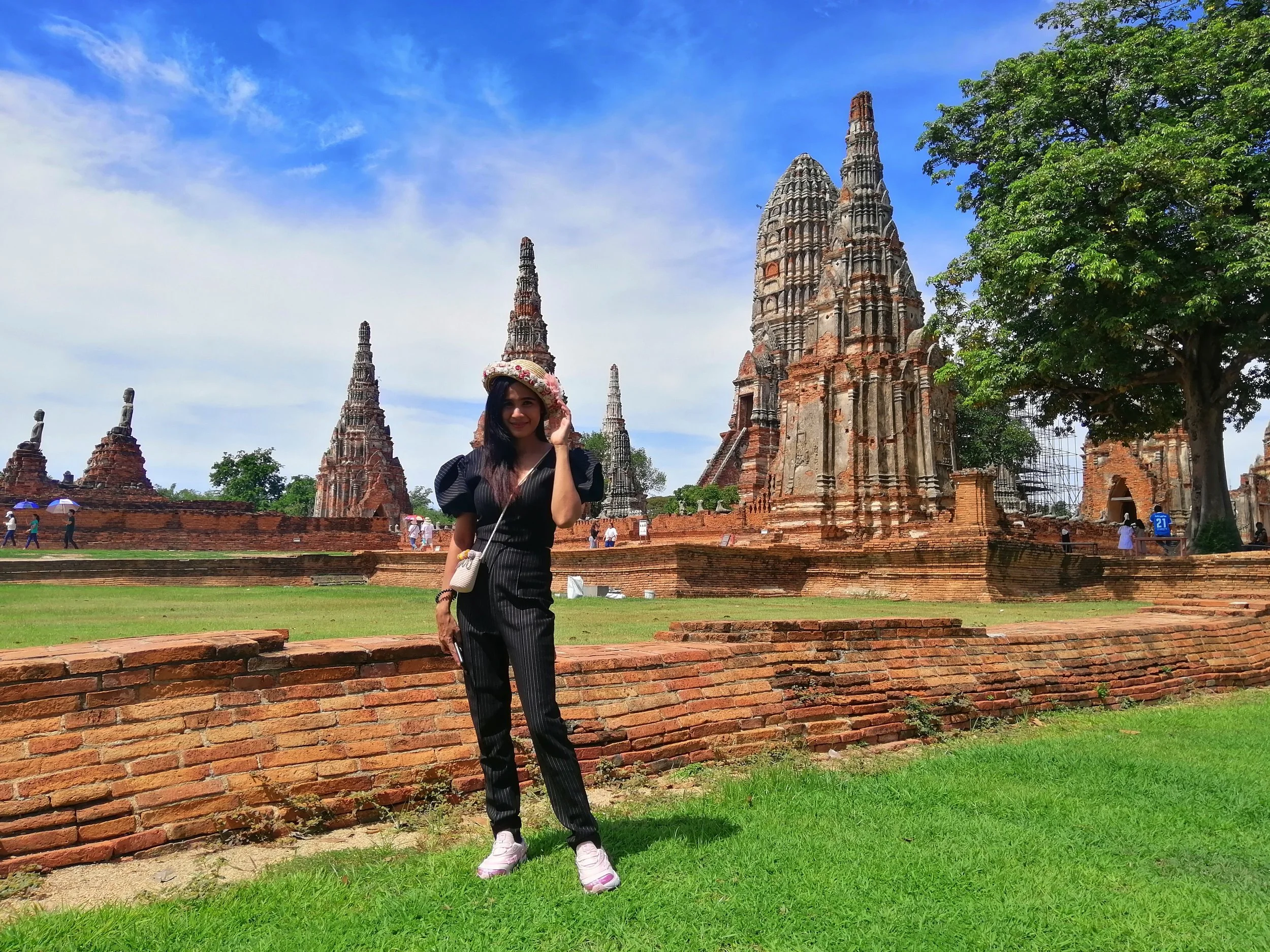 2020 Ayutthaya with Liana & Gift and Mom (3).jpg