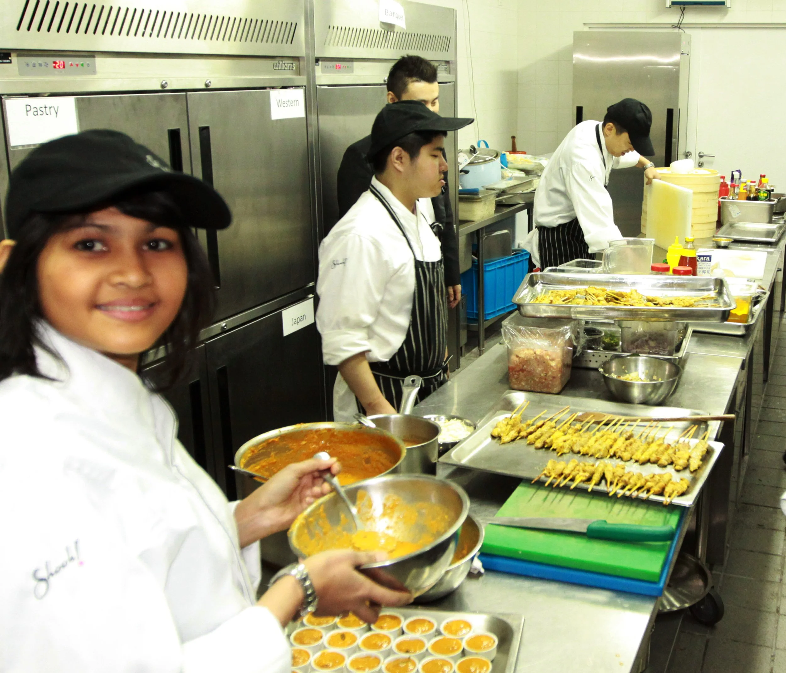 THAI CONSULATE DINNER AND BENEFIT (27).JPG