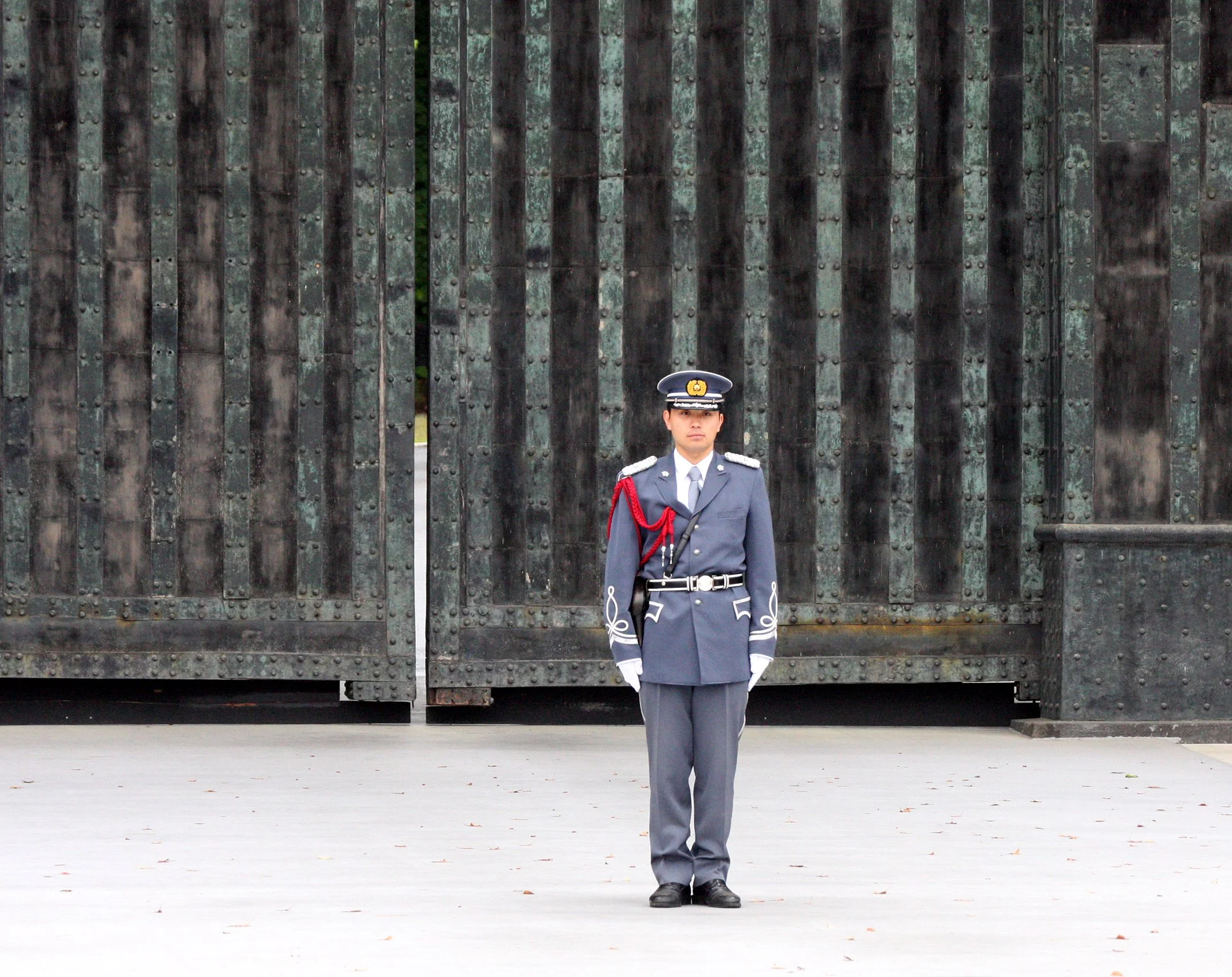 TOKYO -MAY 2009 -  IMPERIAL PALACE.JPG