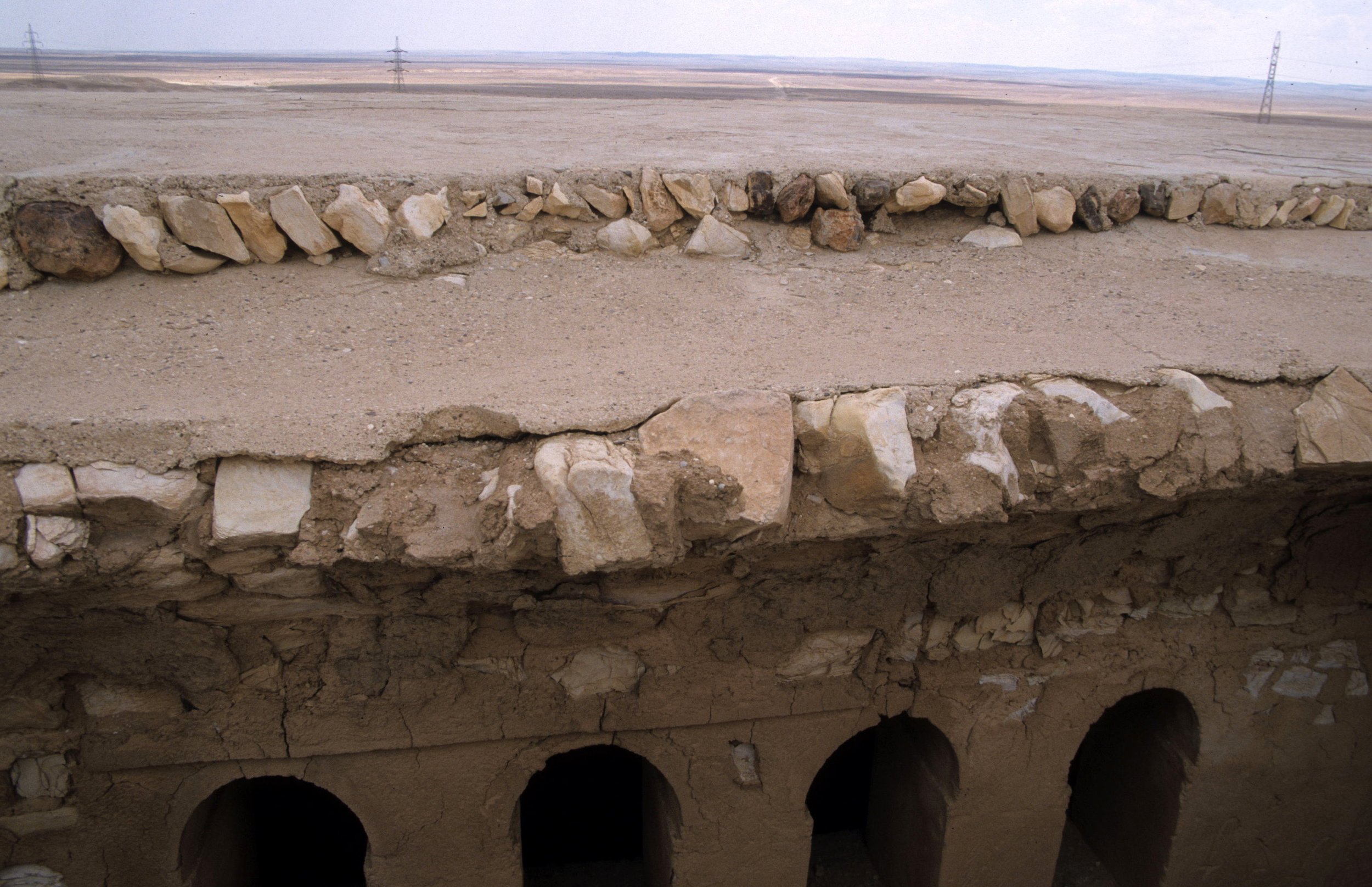 CASTLE LOOP-QASR AL-KHARANEH - 2004 (3).jpg