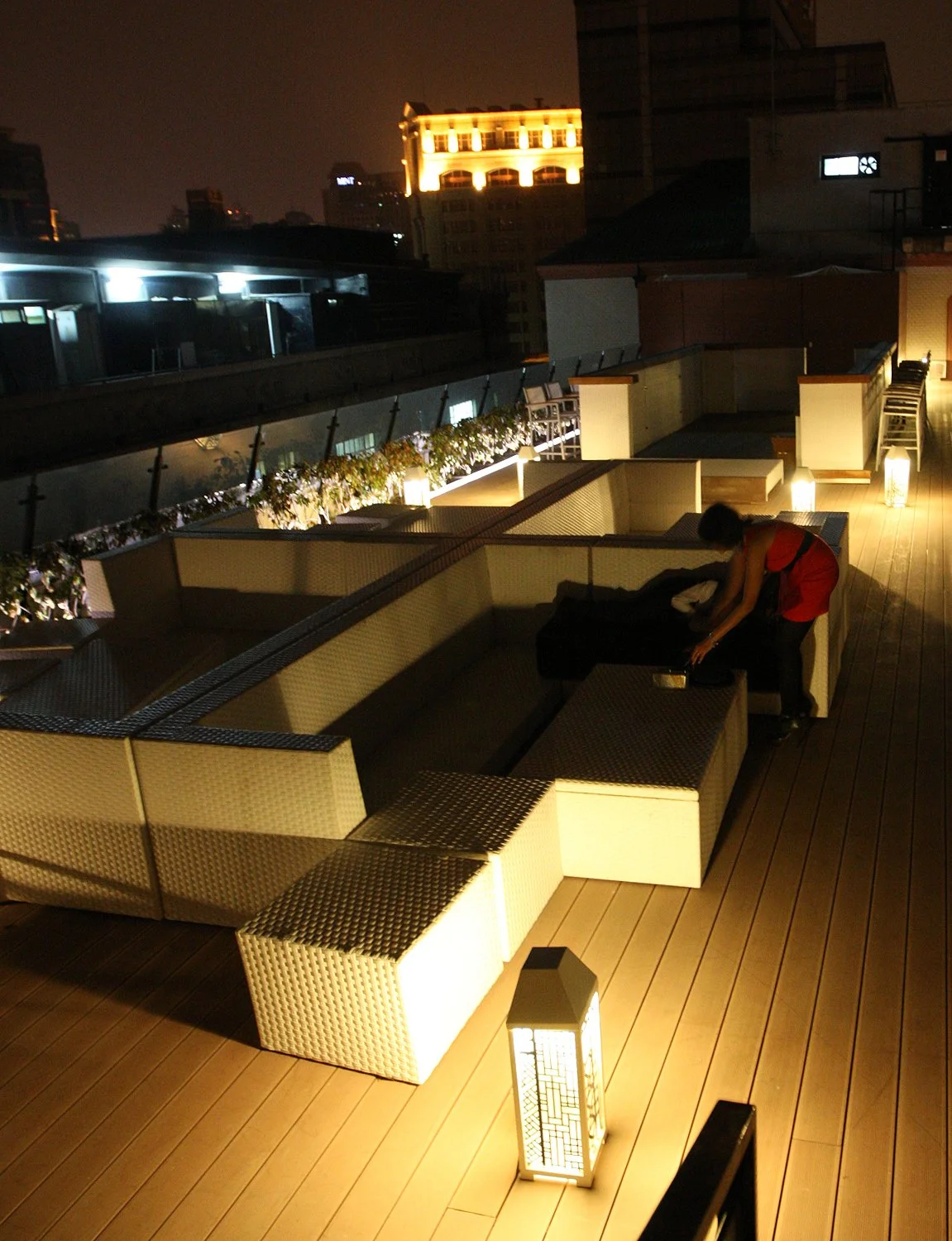 2011-4-29 NIGHT AT SHOOK AT 19 BUND SHANGHAI (251).JPG