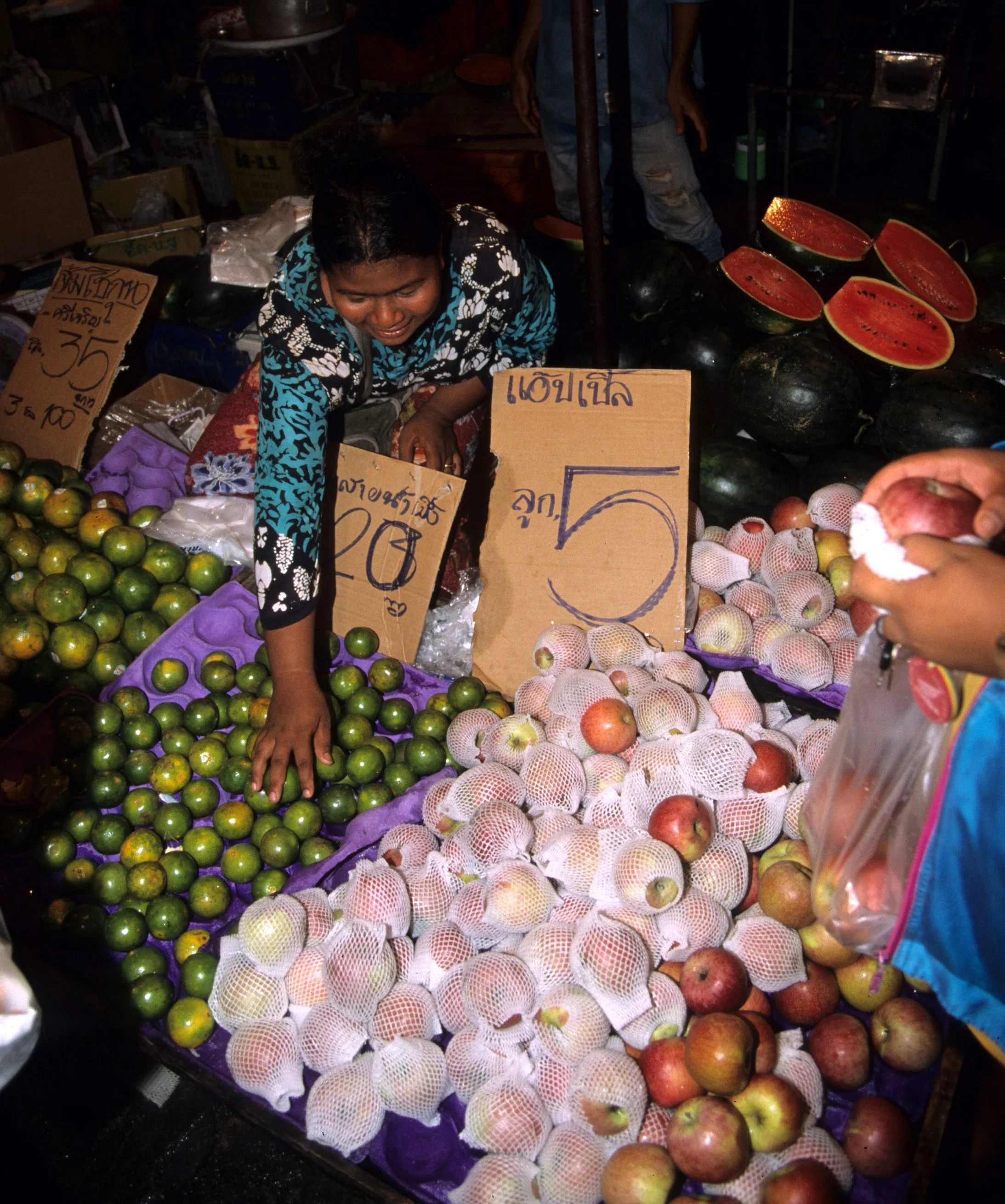 2004 Nakhonsithammarat Markets, Monks and Baby Cokie (62).jpg