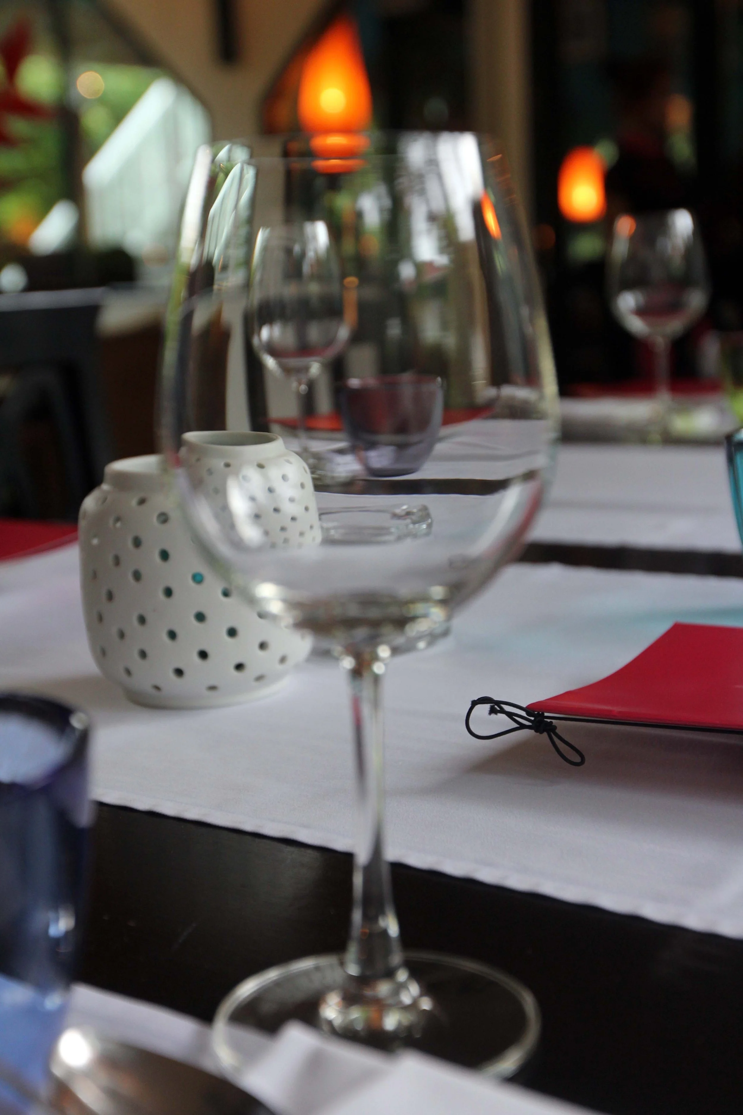 2013 BKK - NIGHT OUT AT ISSAYA WITH FRIENDS (5).JPG