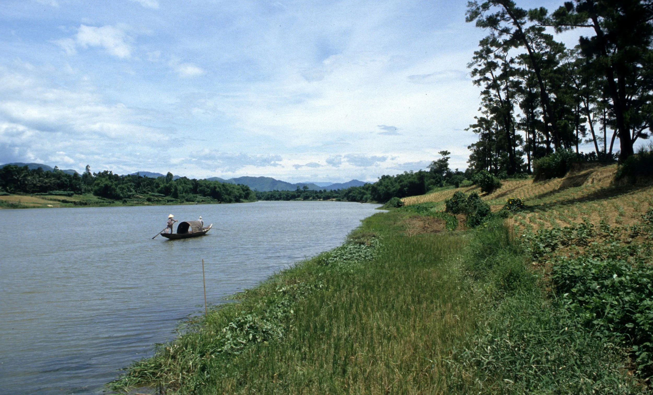 HUE - HUONG GIANG RIVER VIEW.jpg
