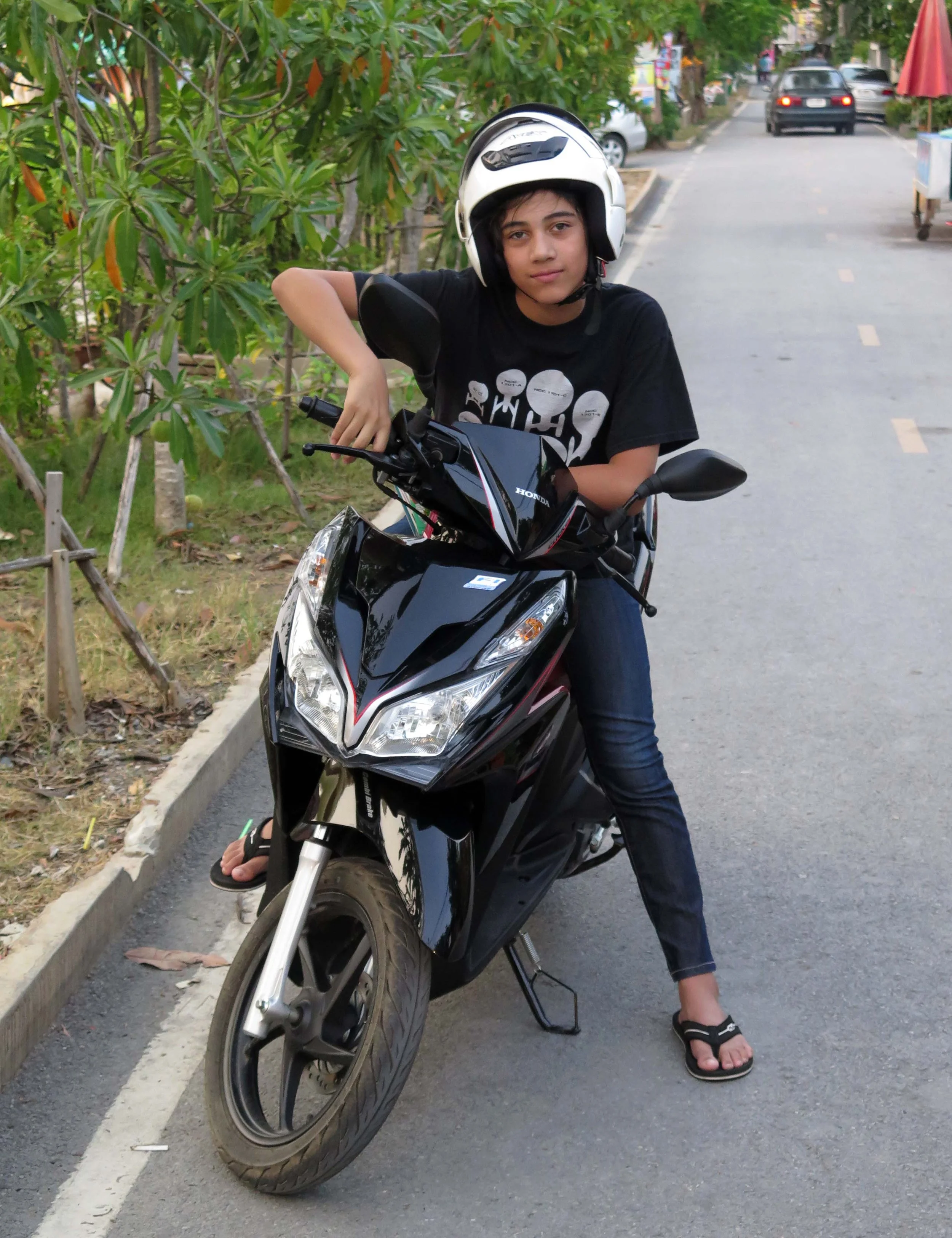 2013 Nonthaburi Setthasiri House and Nonthaburi Neighborhood (164).JPG