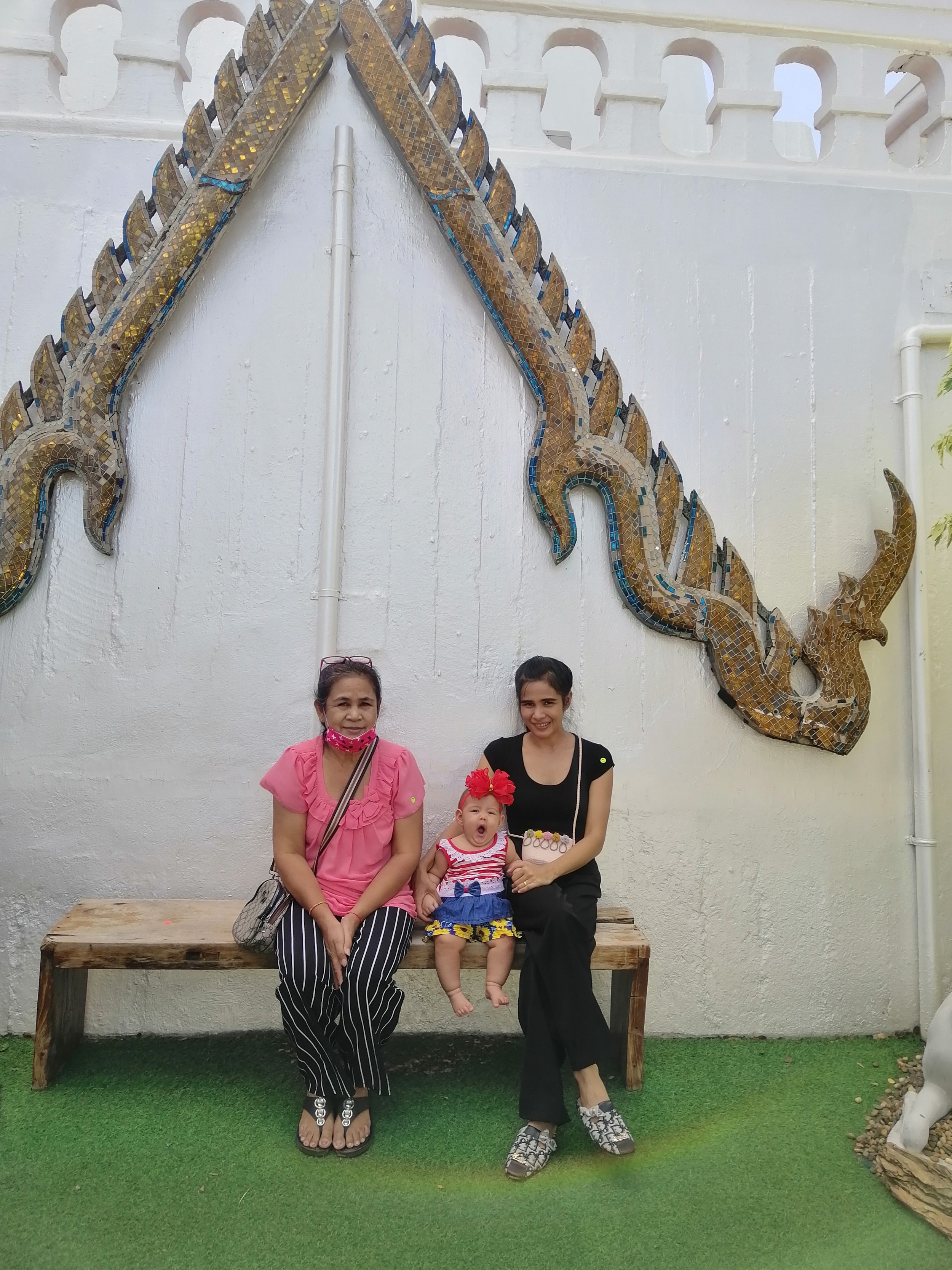 2020 Bagnkok - Wat Sakket visit to see Vulture Statue (14).jpg