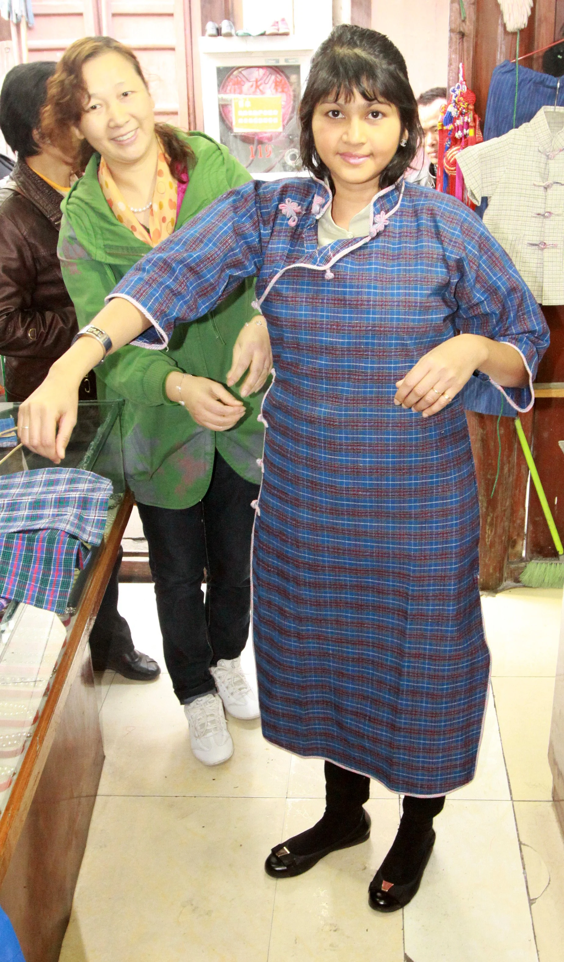 ZHUJIAJIAO WATER TOWN - NOVEMBER 20 2011 (46).JPG