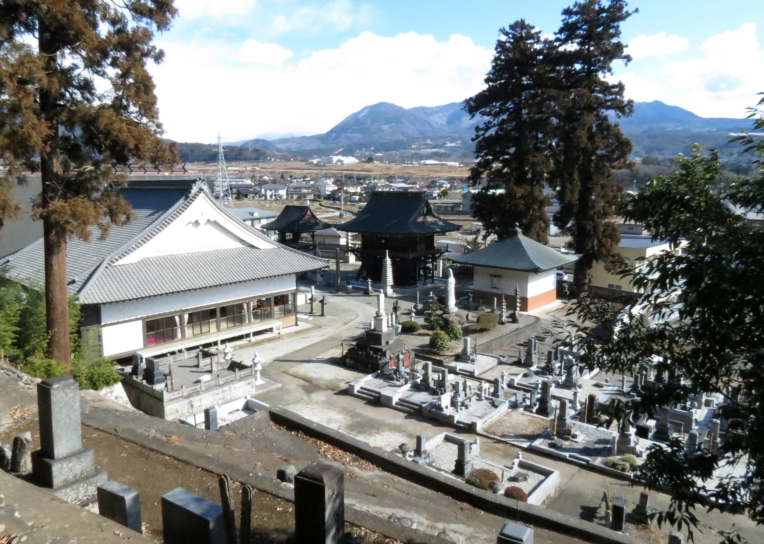 NIRASAKI TEMPLE  JAPAN (9).JPG