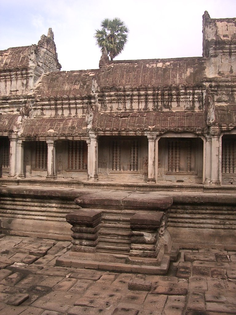 ANGKOR - ANGKOR WAT TEMPLE - CAMBODIA (32).JPG