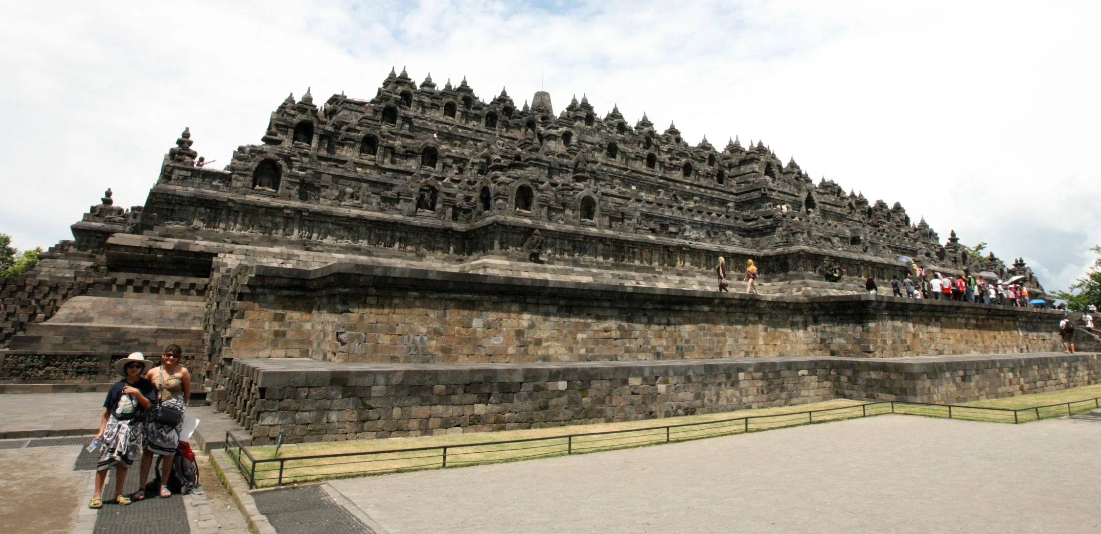 BOROBUDUR RUINS - YOGYAKARTA INDONESIA (3).JPG
