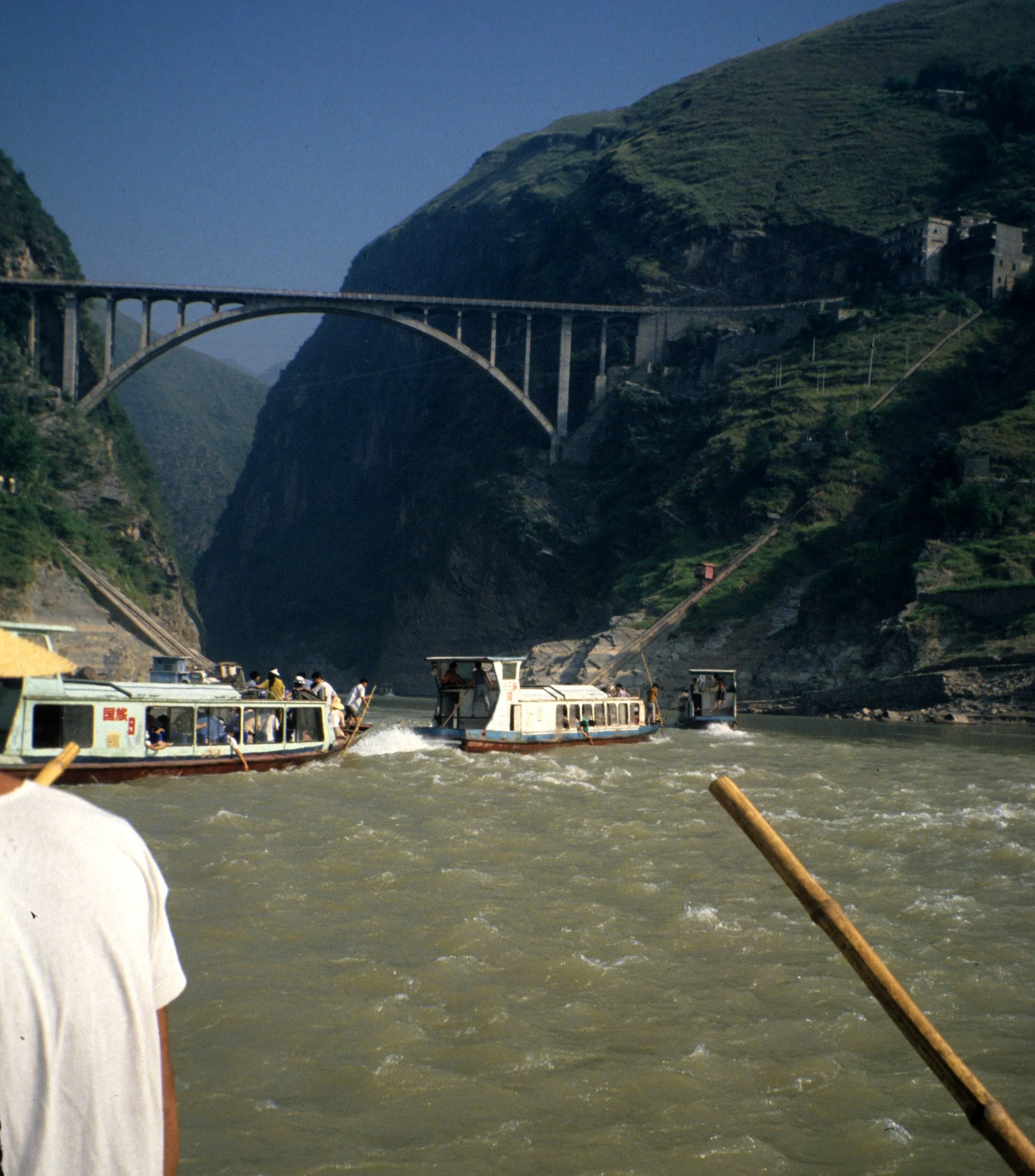 YANGTZE RIVER - SCENERY AND EVENTS (6).jpg