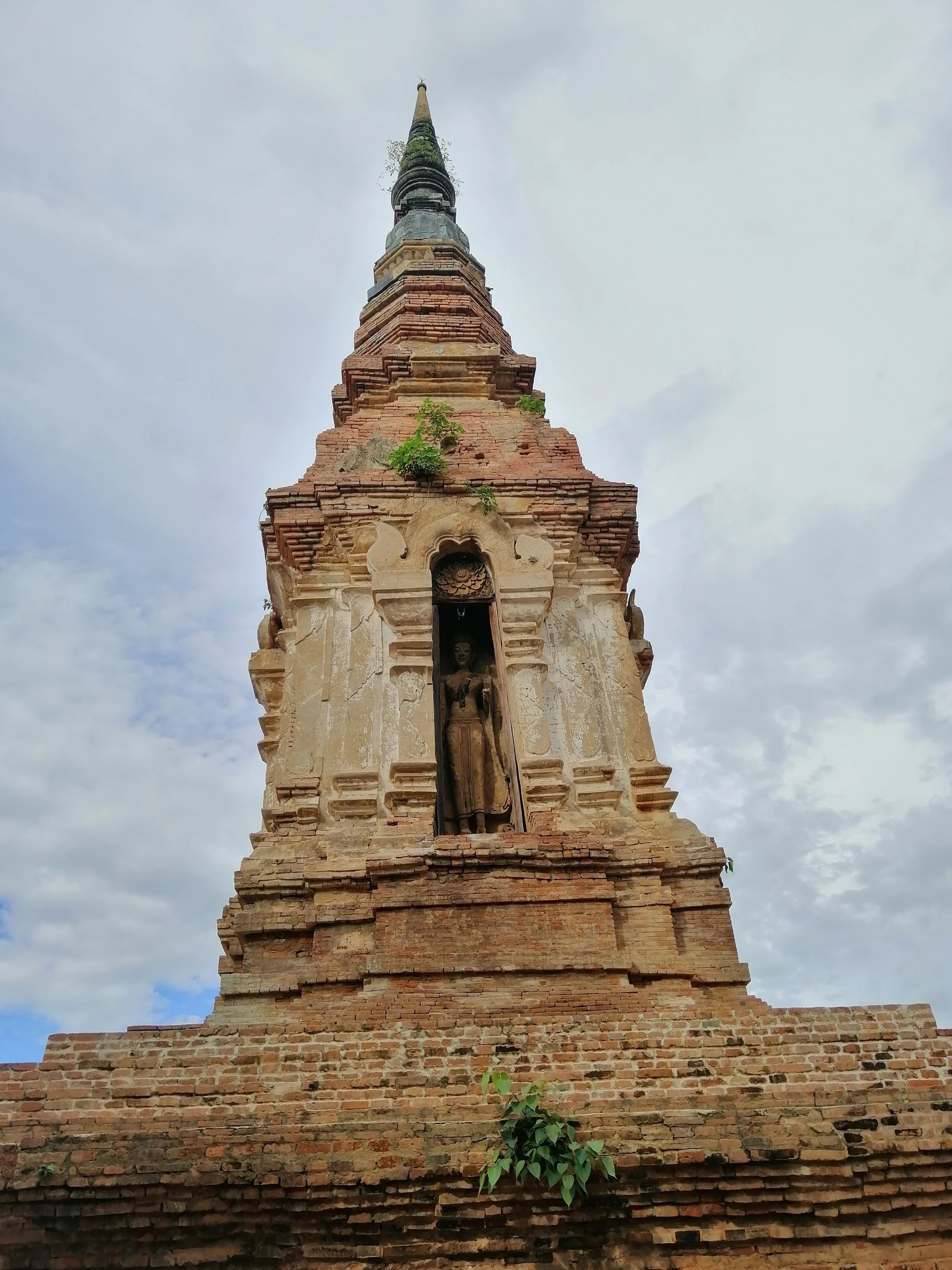 2020 Phitsanulok Wat Phra Si Rattana Mahathat Summer Road Trip (18).jpg