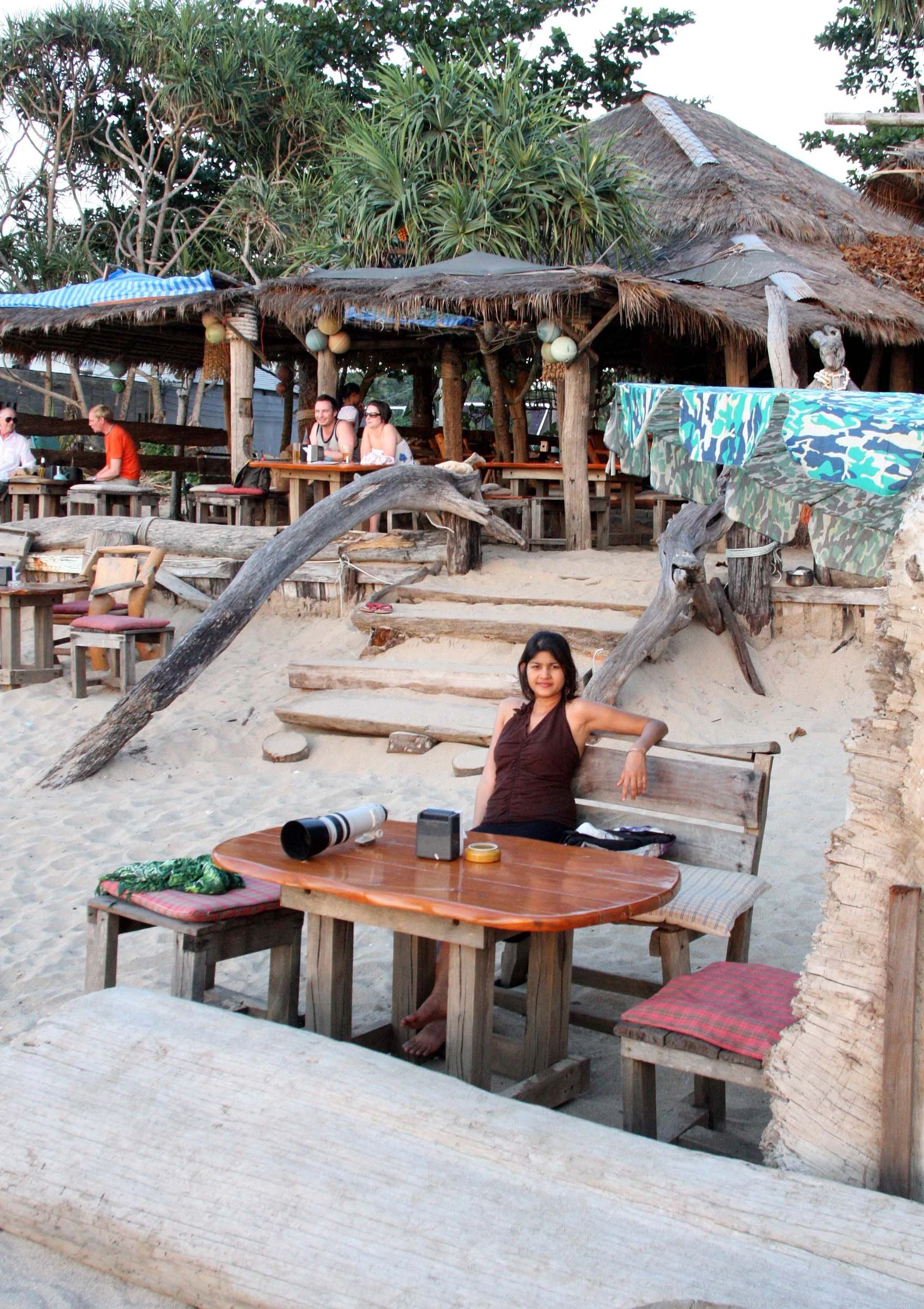 KO LANTA - PARTY AT OTTO'S - 2009 (11).JPG