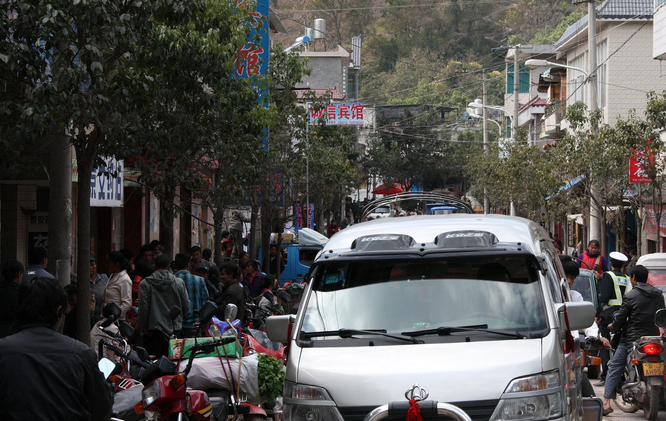 YUNNAN - NANJIAN TOWN AND SURROUNDING REGION (84).JPG
