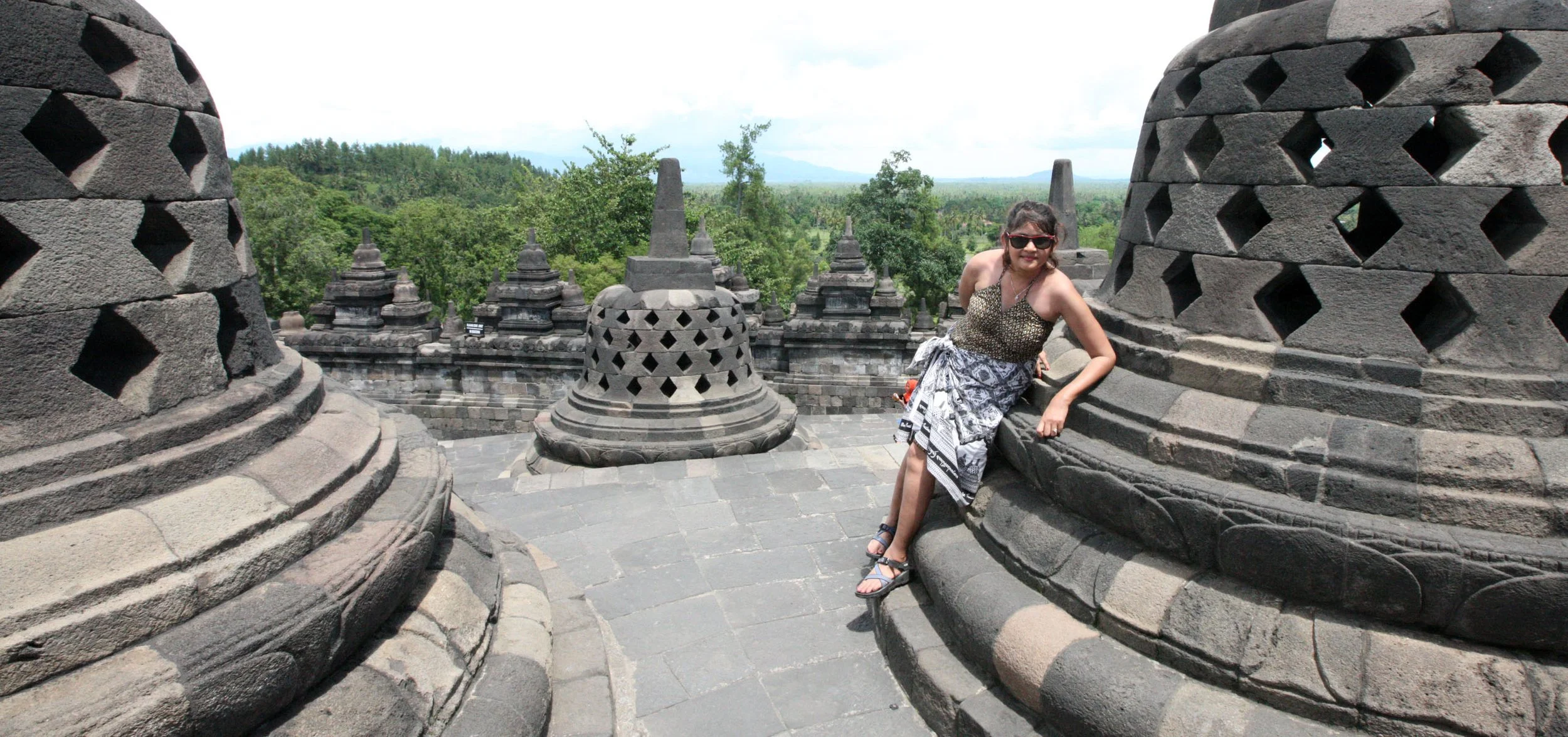 BOROBUDUR RUINS - YOGYAKARTA INDONESIA (38).JPG