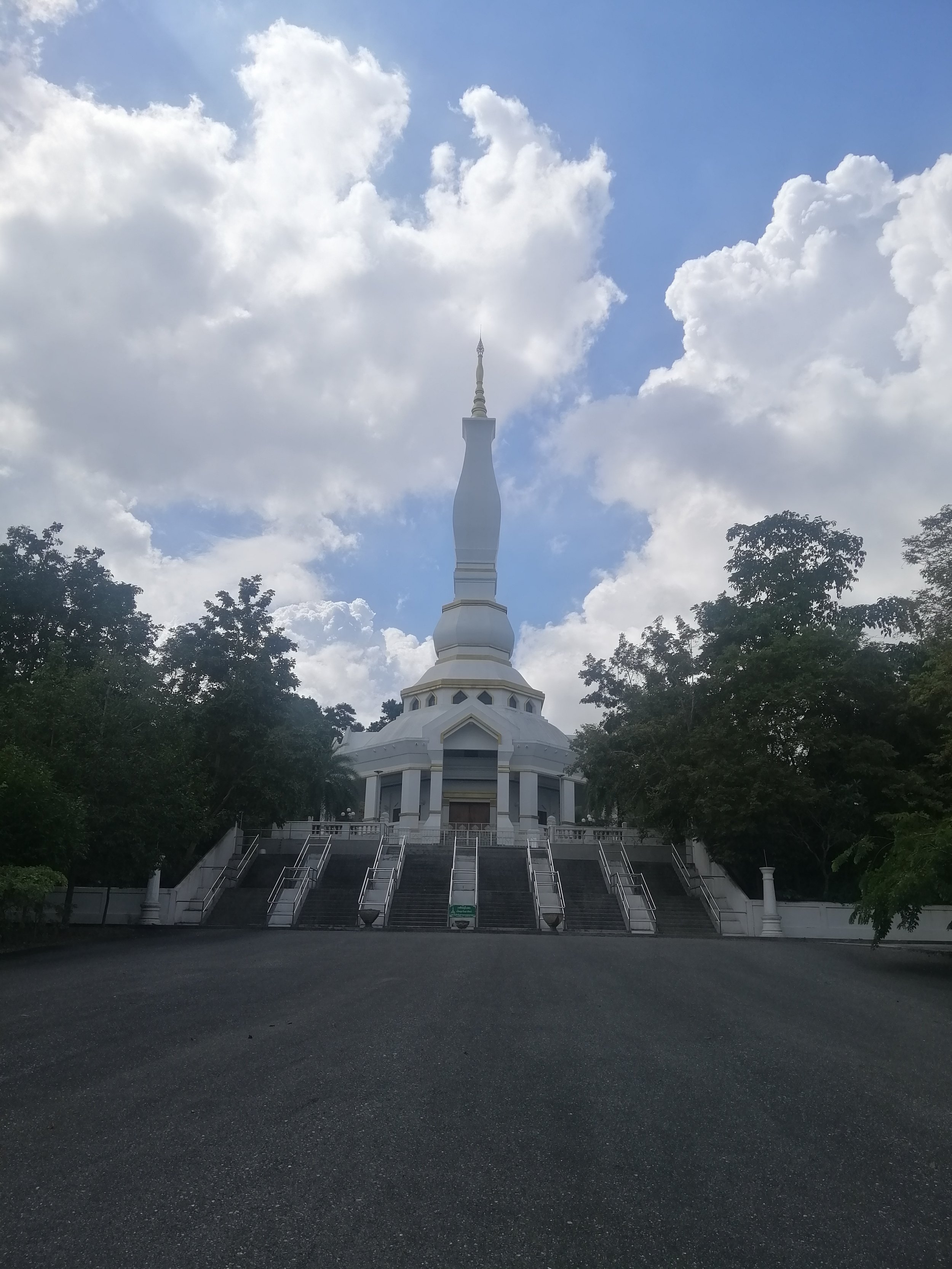 2021 Chonburi Temple with Bird Hide near Satthahip (3).jpg
