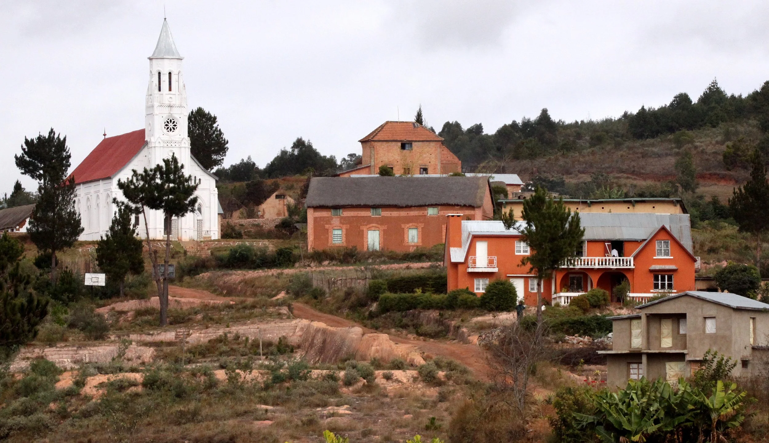 CENTRAL HIGHLANDS - ROAD TO RANOMAFANA (19).JPG
