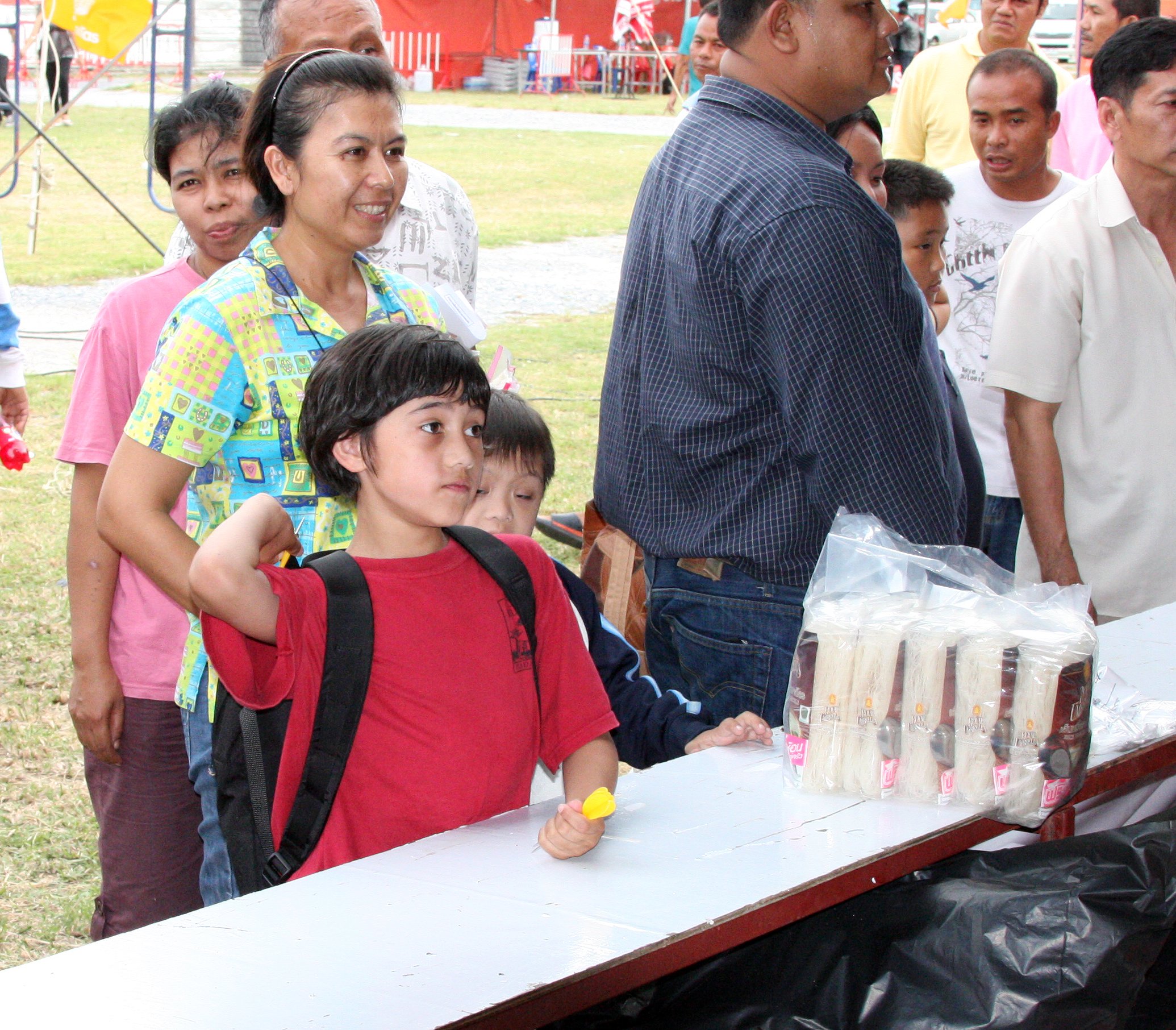 2010-7-18 CARRABAO CONCERT IN NAKHONSITHAMMARAT (10).JPG