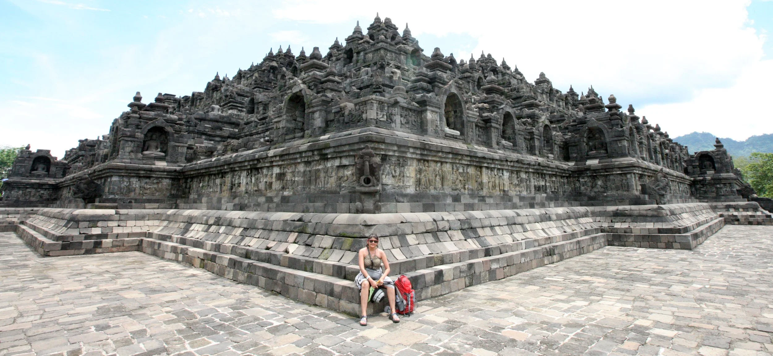 BOROBUDUR RUINS - YOGYAKARTA INDONESIA (126).JPG