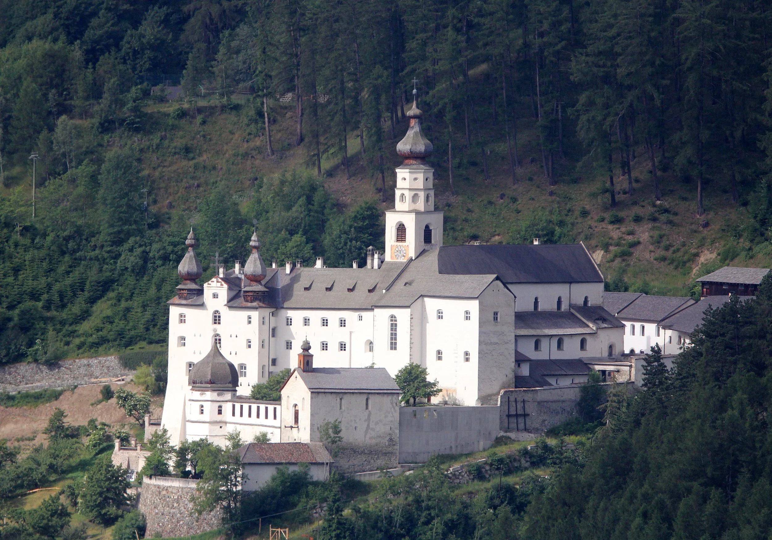 Unknown castle near Alpenrose Inn in San Valentino Alla Muta village