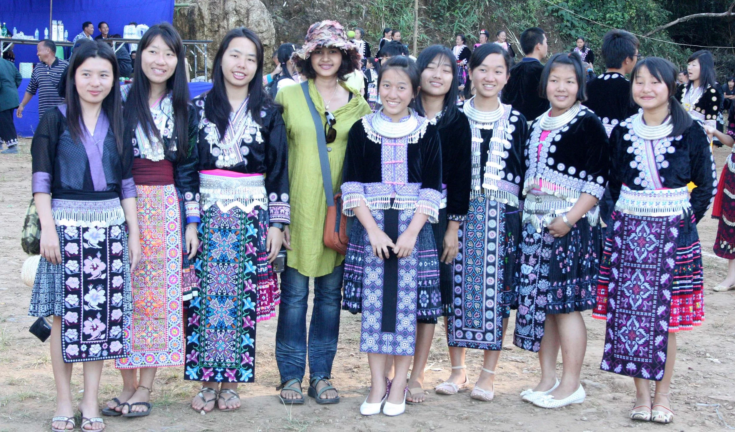 HILLTRIBE - HMONG - NEW YEARS CELEBRATION - CHRISTMAS IN THAILAND TRIP 2009 (2).JPG