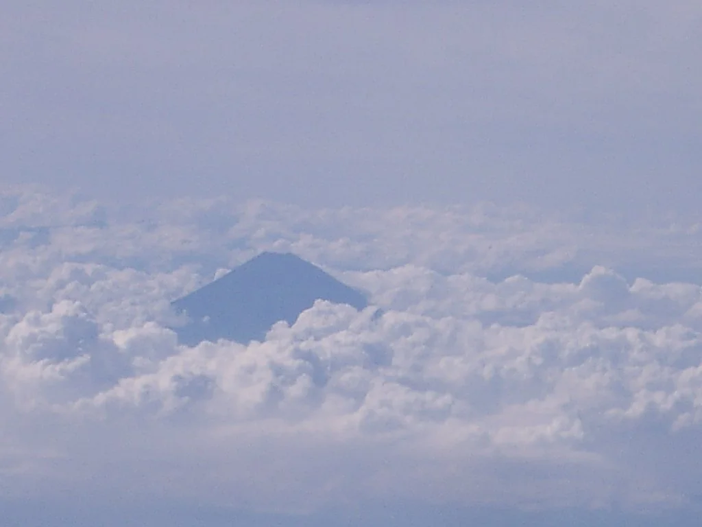 JAPAN - MOUNT FUJI FROM AIR - 2004 (2).JPG