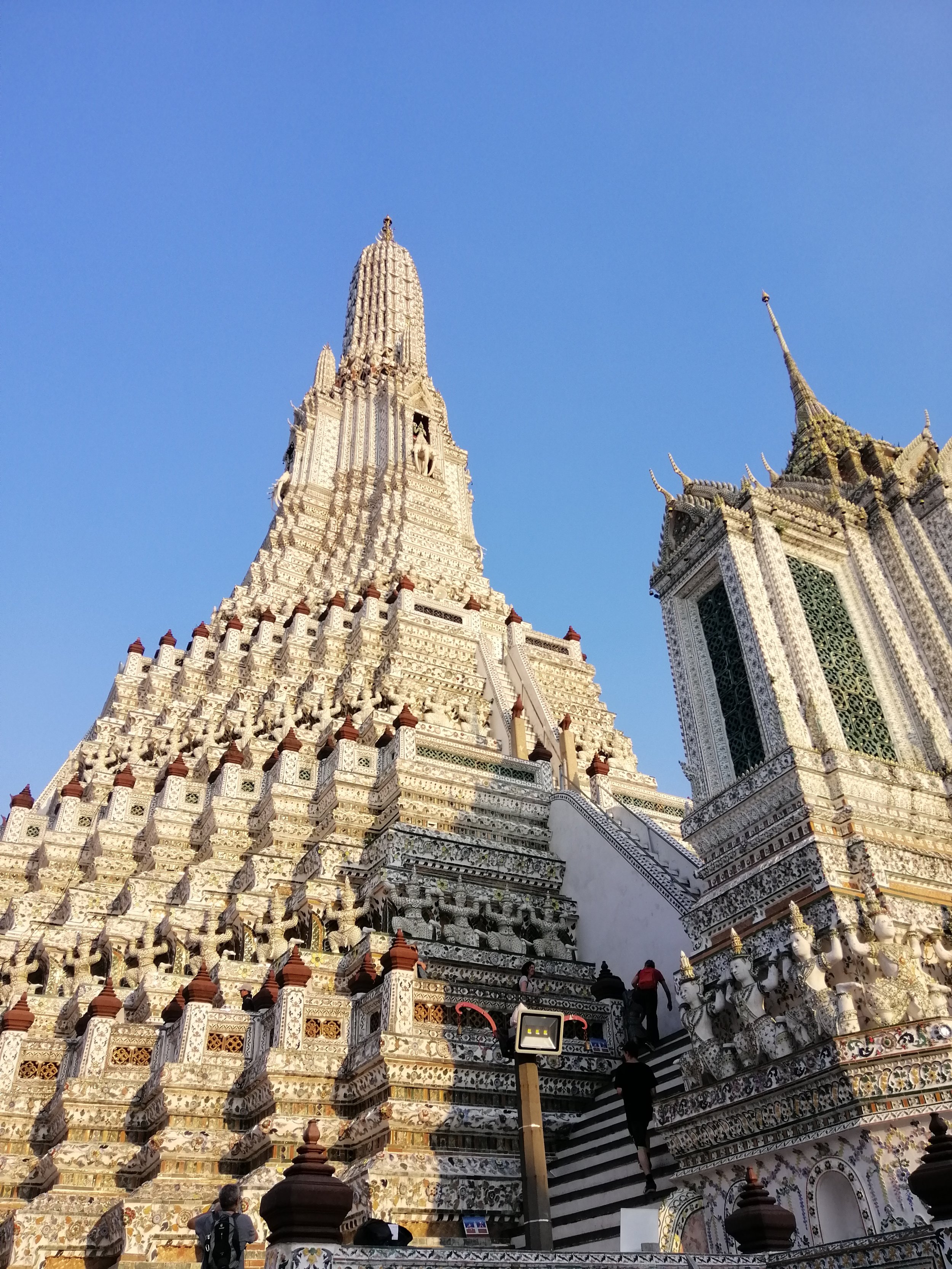 2018 Pics with Gift in Thailand (193).jpg
