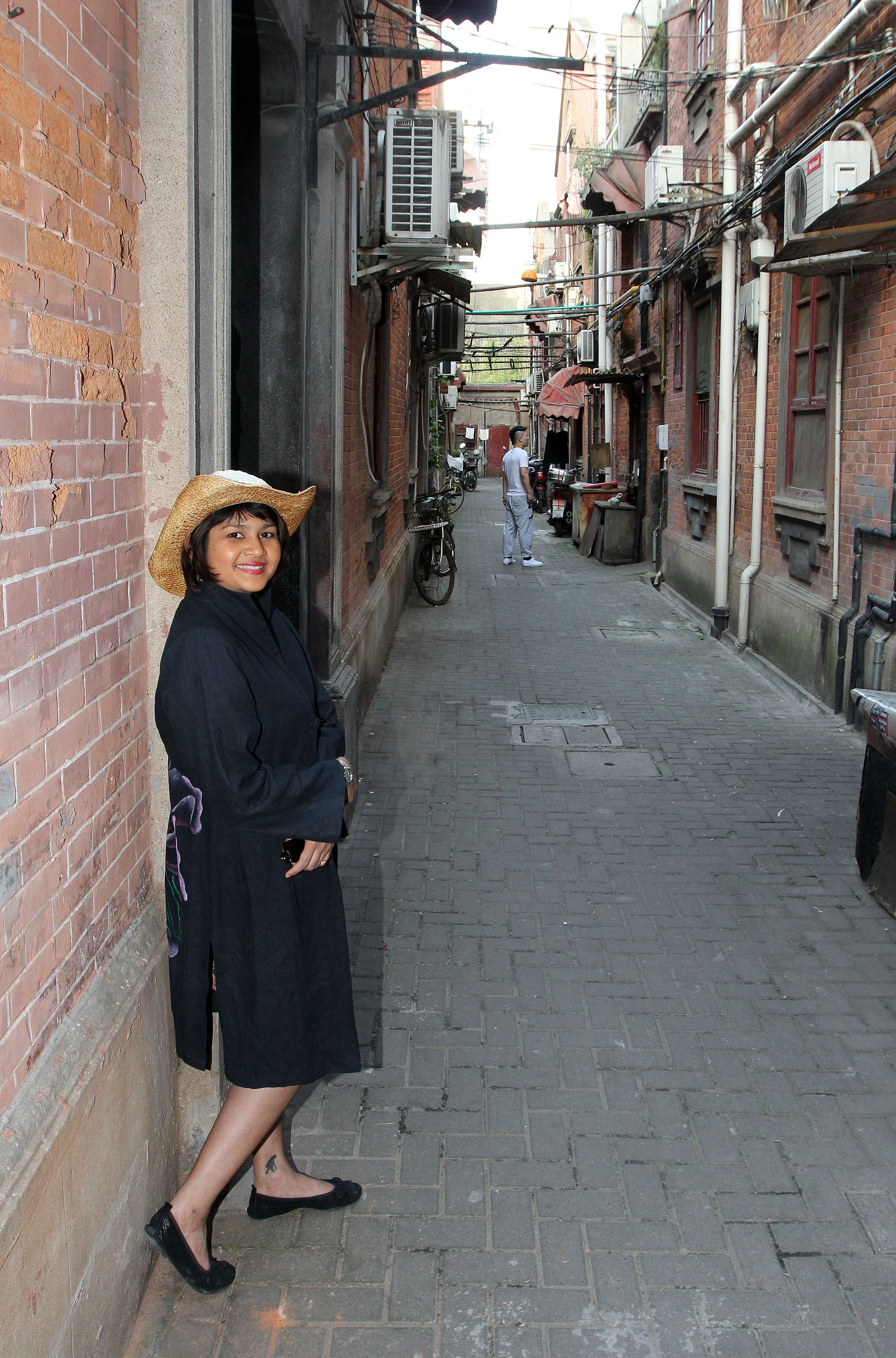 LILONG ALLEYS OFF WEST NANJING ROAD NEAR US CONSULATE - SHANGHAI (80).JPG