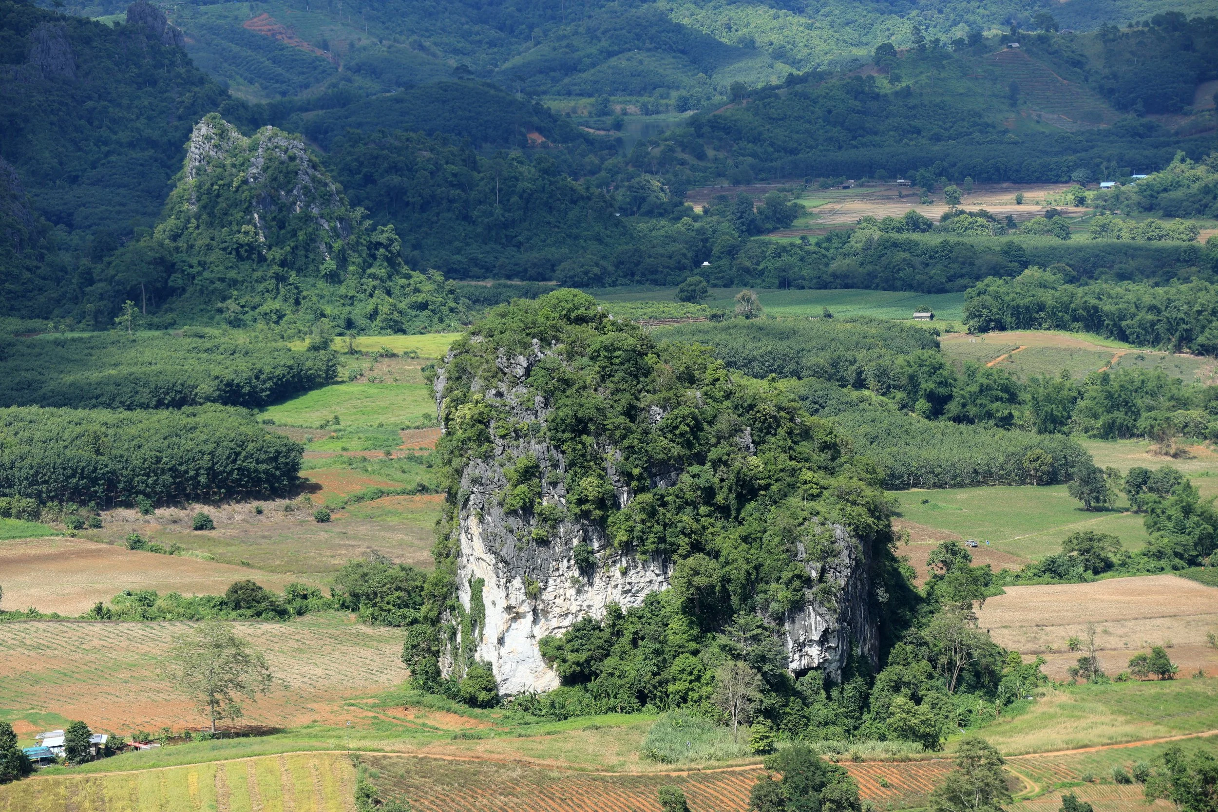 Phu Langka Viewpoint - Phayao Province Thailand (14).jpg