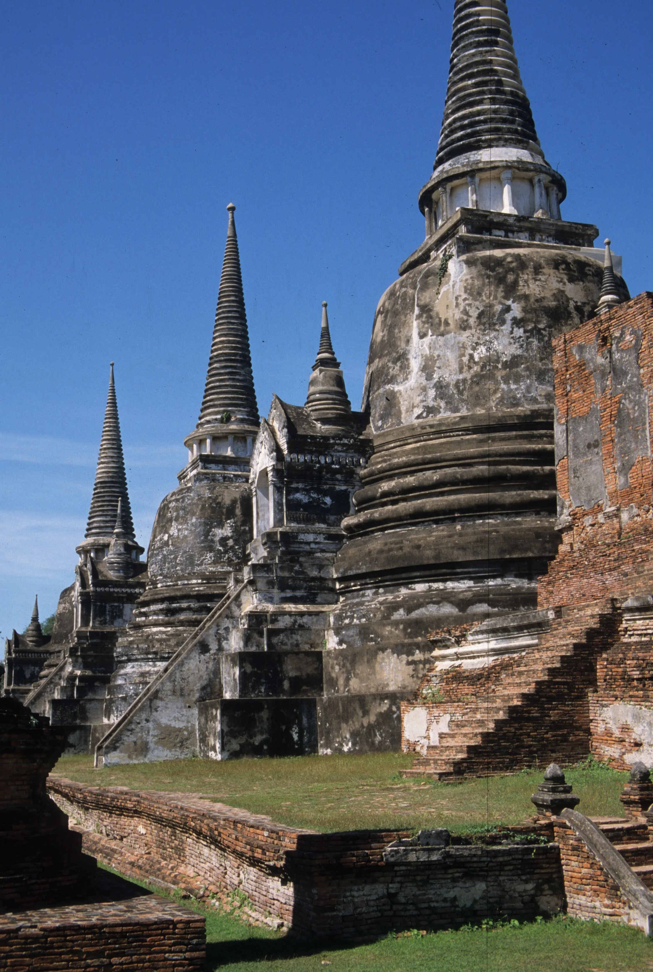 AYUDTHAYA - IMPERIAL PALACE RUINS H.jpg