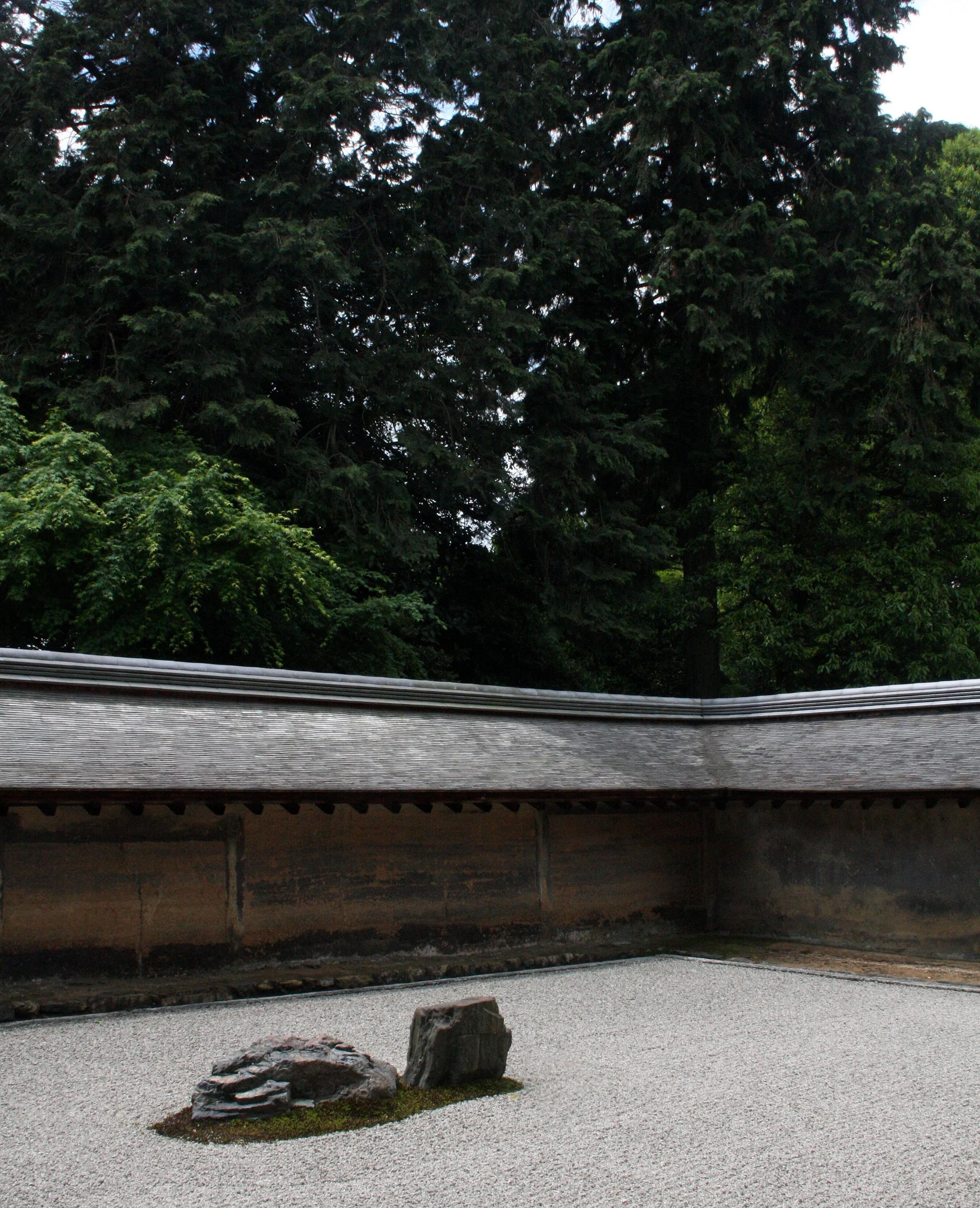 KYOTO - MAY 2009 - RYOANJI ROCK GARDEN (60).JPG