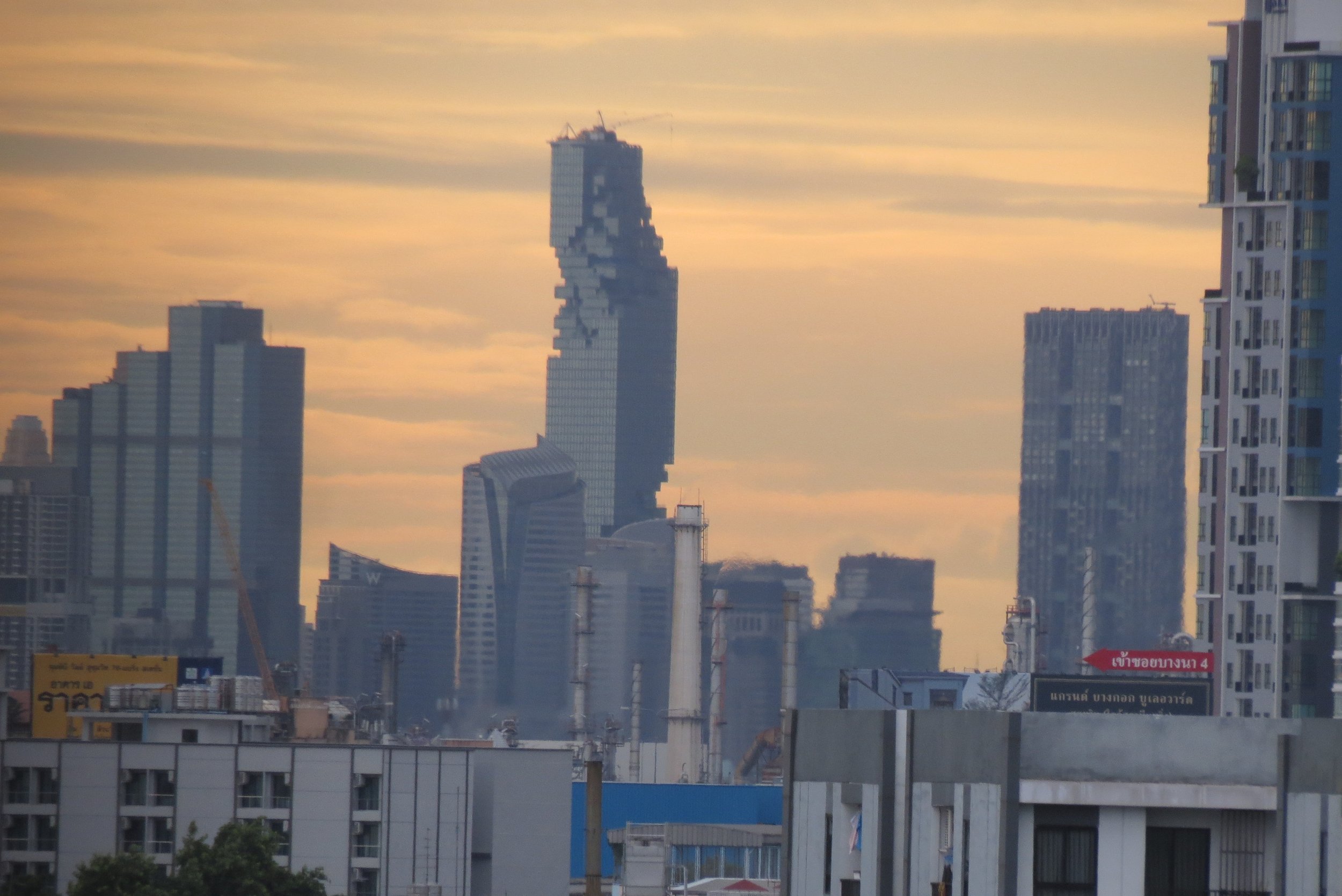 2017 Bangkok - Views from Bearing Avenue Condo Roof (9).JPG