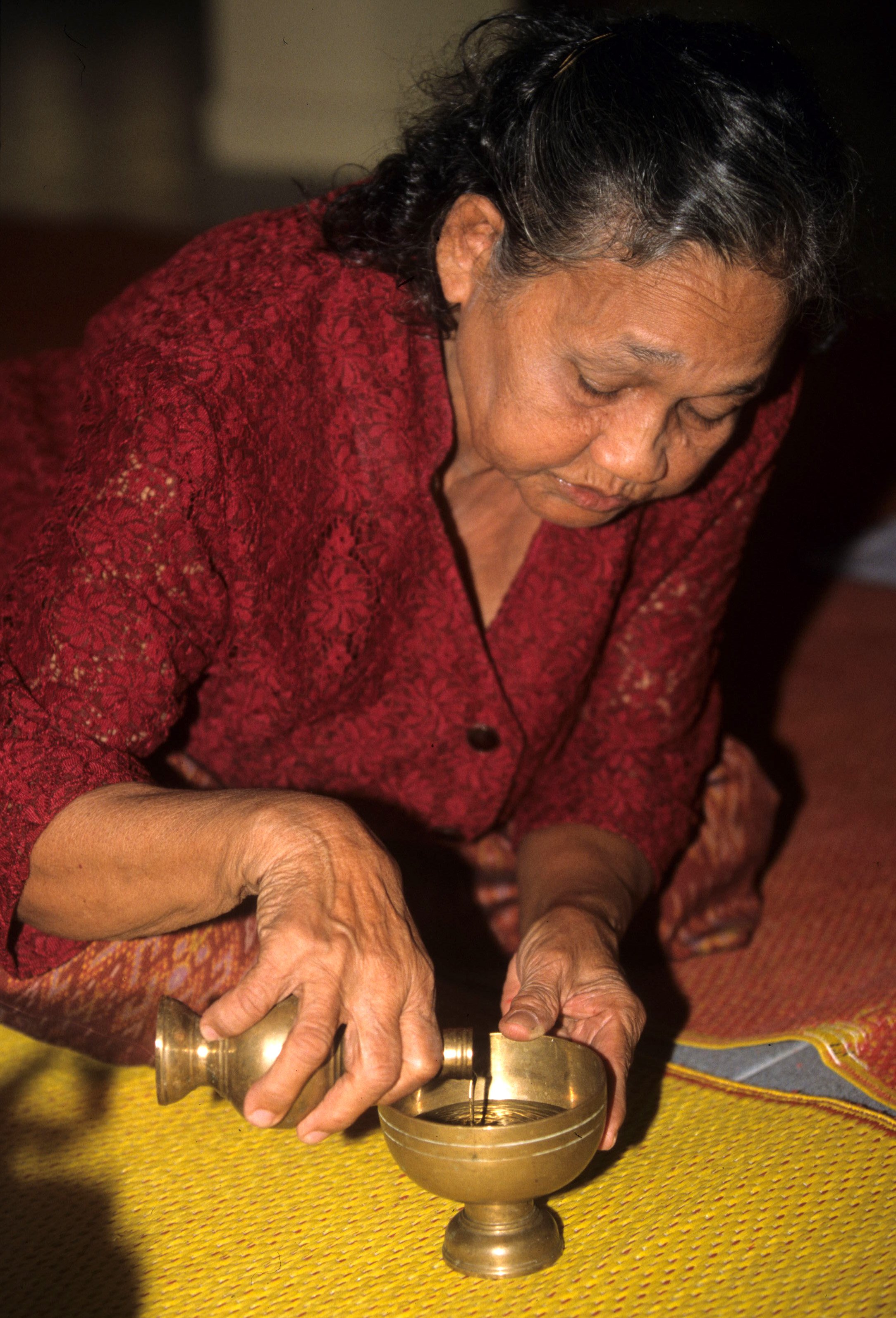 2004 Nakhonsithammarat Tamboon at Uncle's Temple (21).jpg