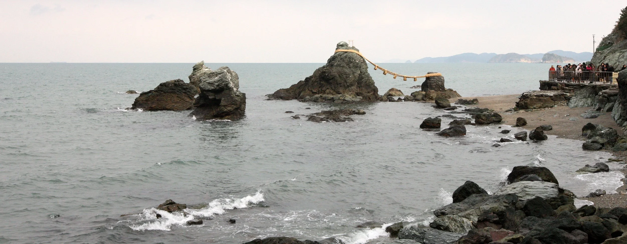 MEOTO IWA ROCKS AND SHRINE NEAR TOBA JAPAN (3).JPG