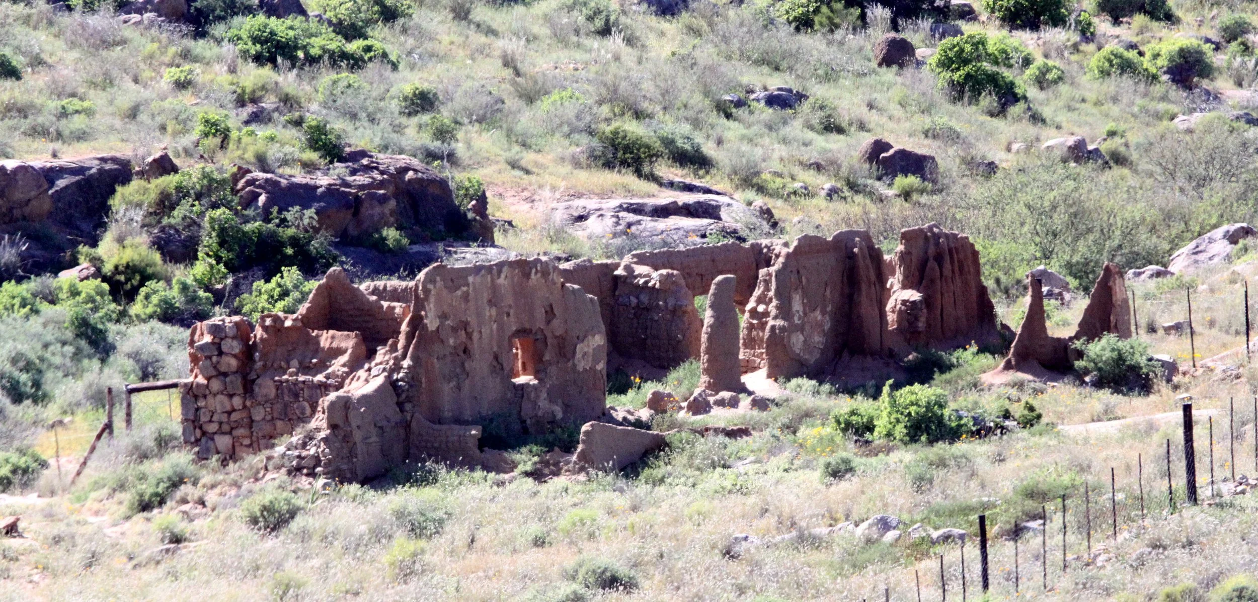 NAMAQUALAND NATIONAL PARK  PRESERVE SOUTH AFRICA - RUINS OF HOMESTEADS (3).JPG