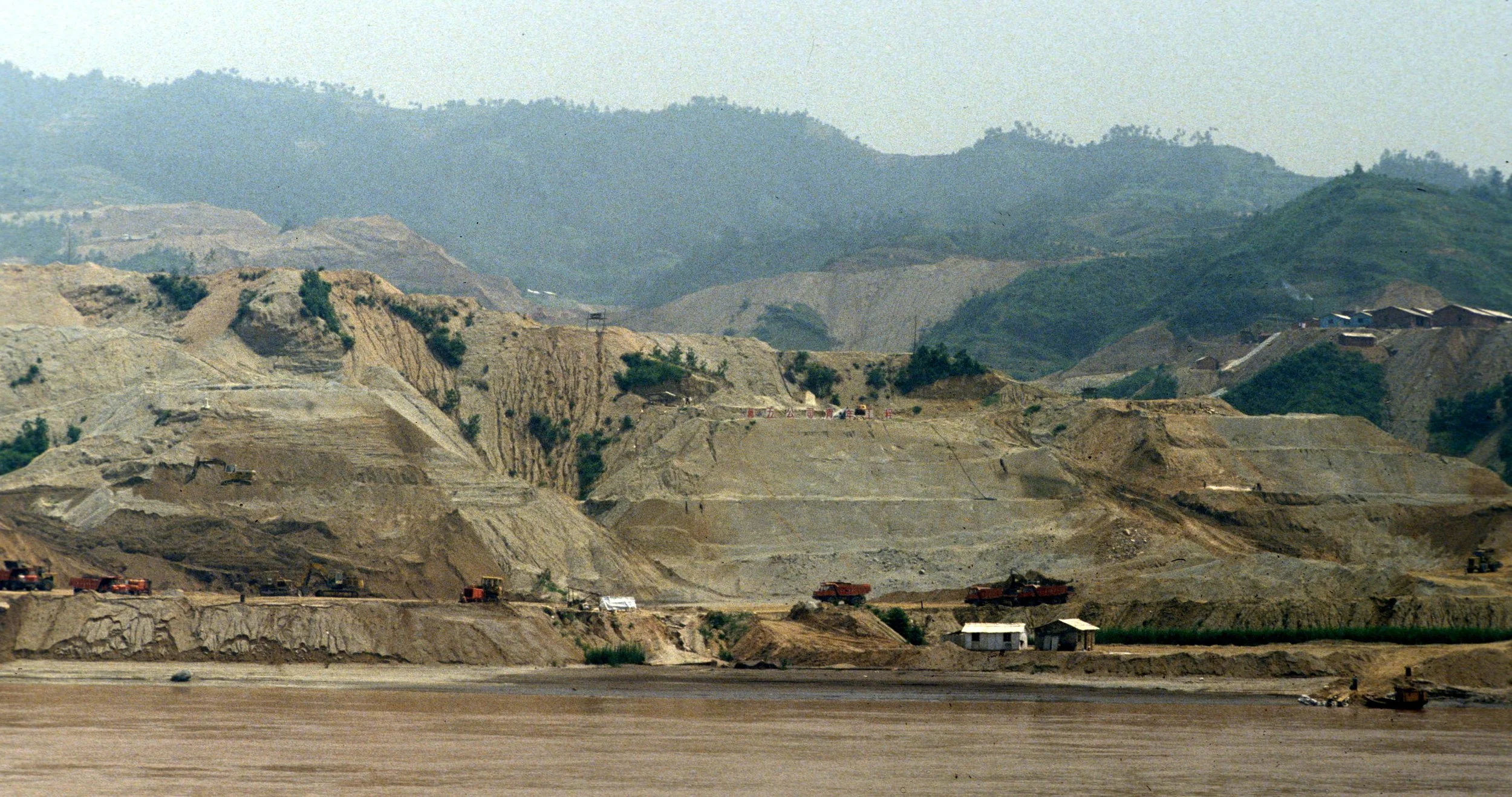 YANGTZE RIVER - LOWER DAM AND POWER GRID (3).jpg