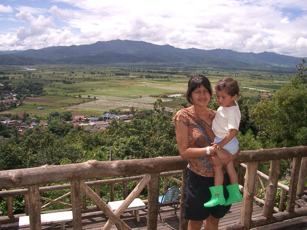 CHIANG RAI - WAT IN COUNTRYSIDE NEAR MYANMAR (7).JPG