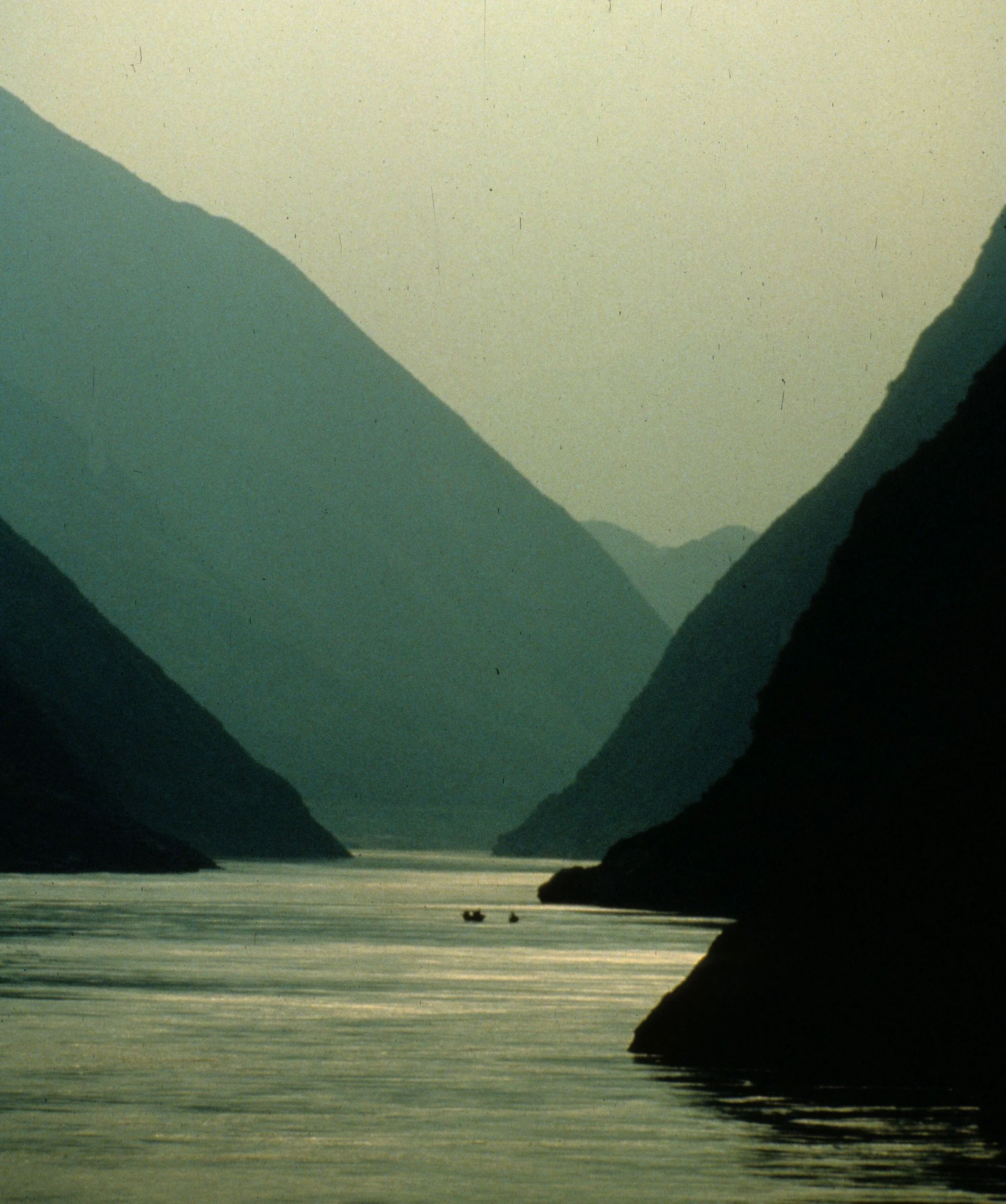 YANGTZE RIVER  - THREE GORGES CRUISE B.jpg